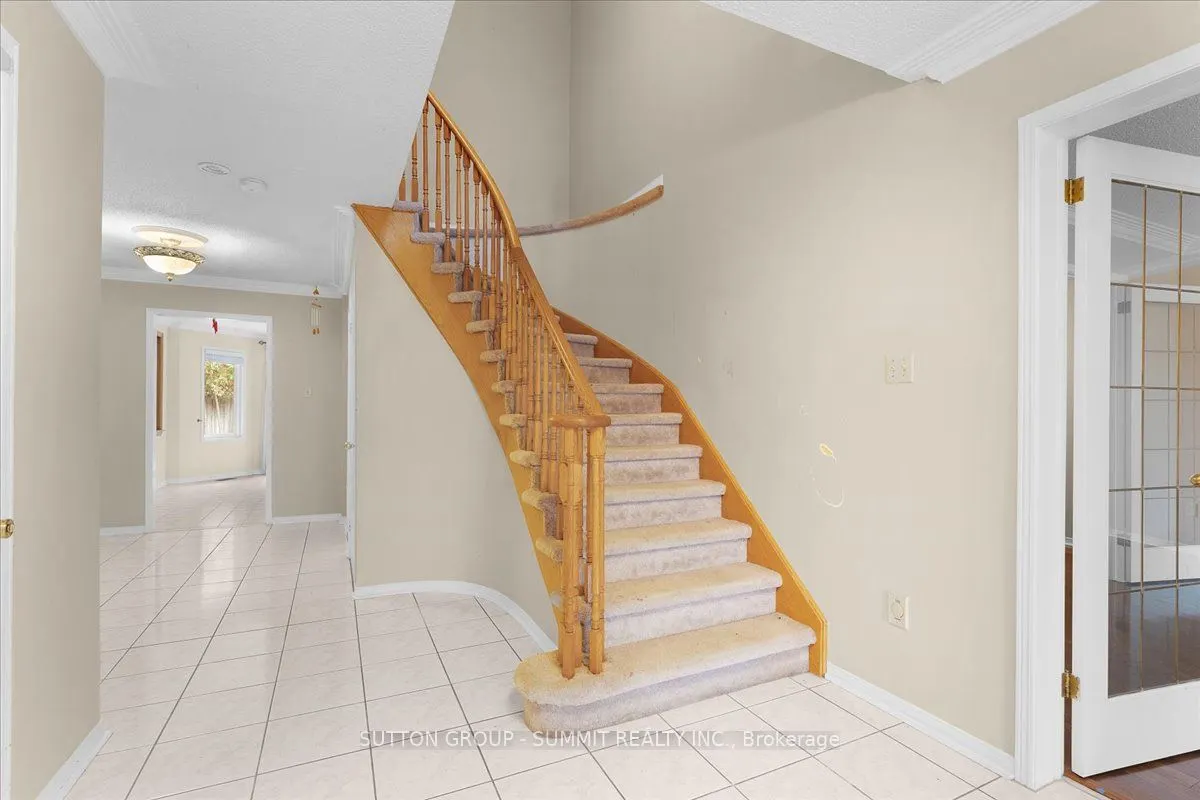 102 Sunforest Drive