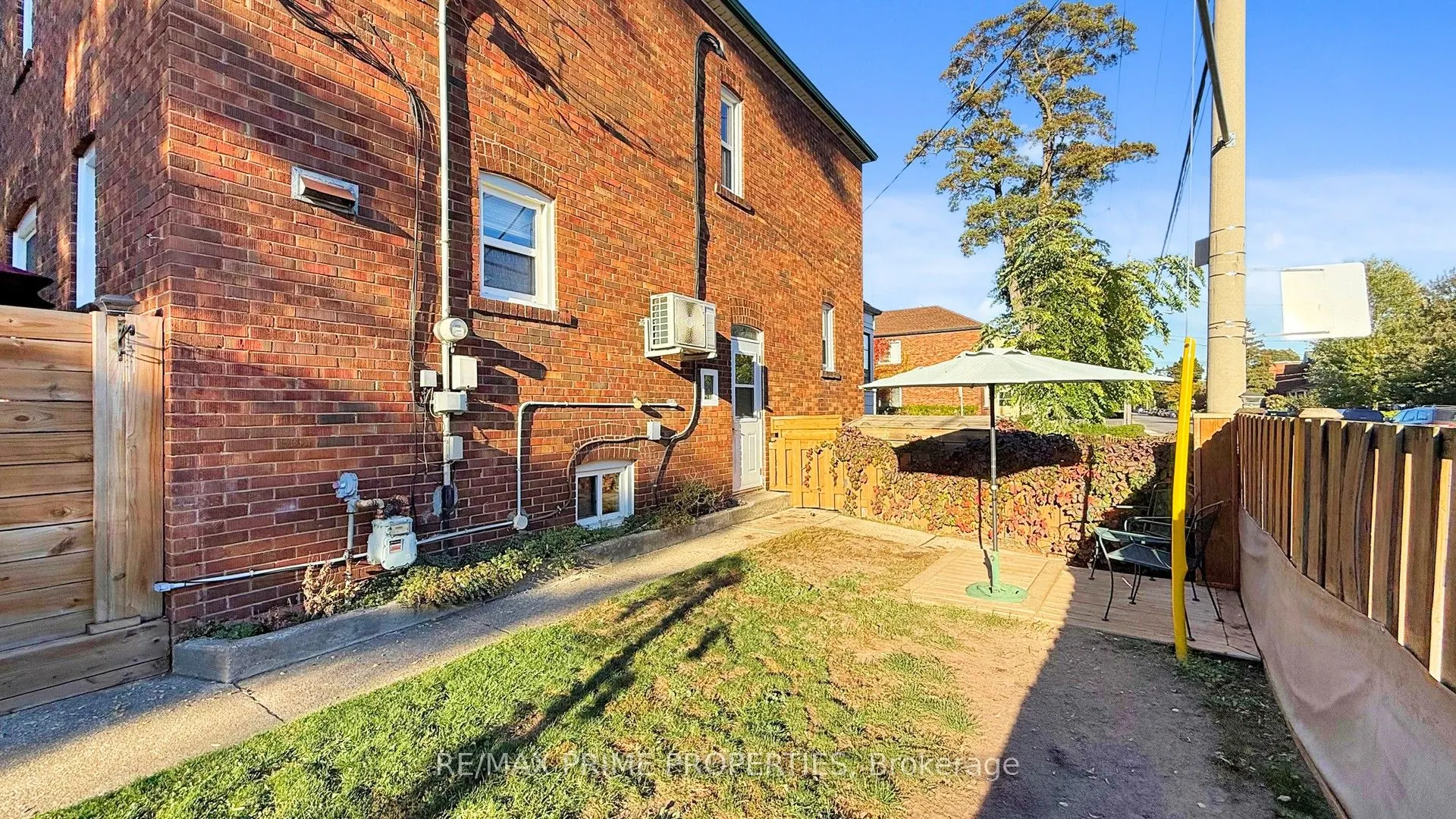 664 Durie Street