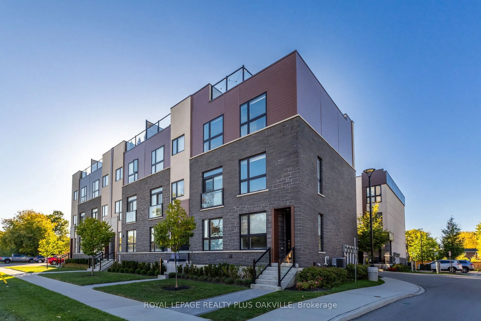 3228 Ellyn Common