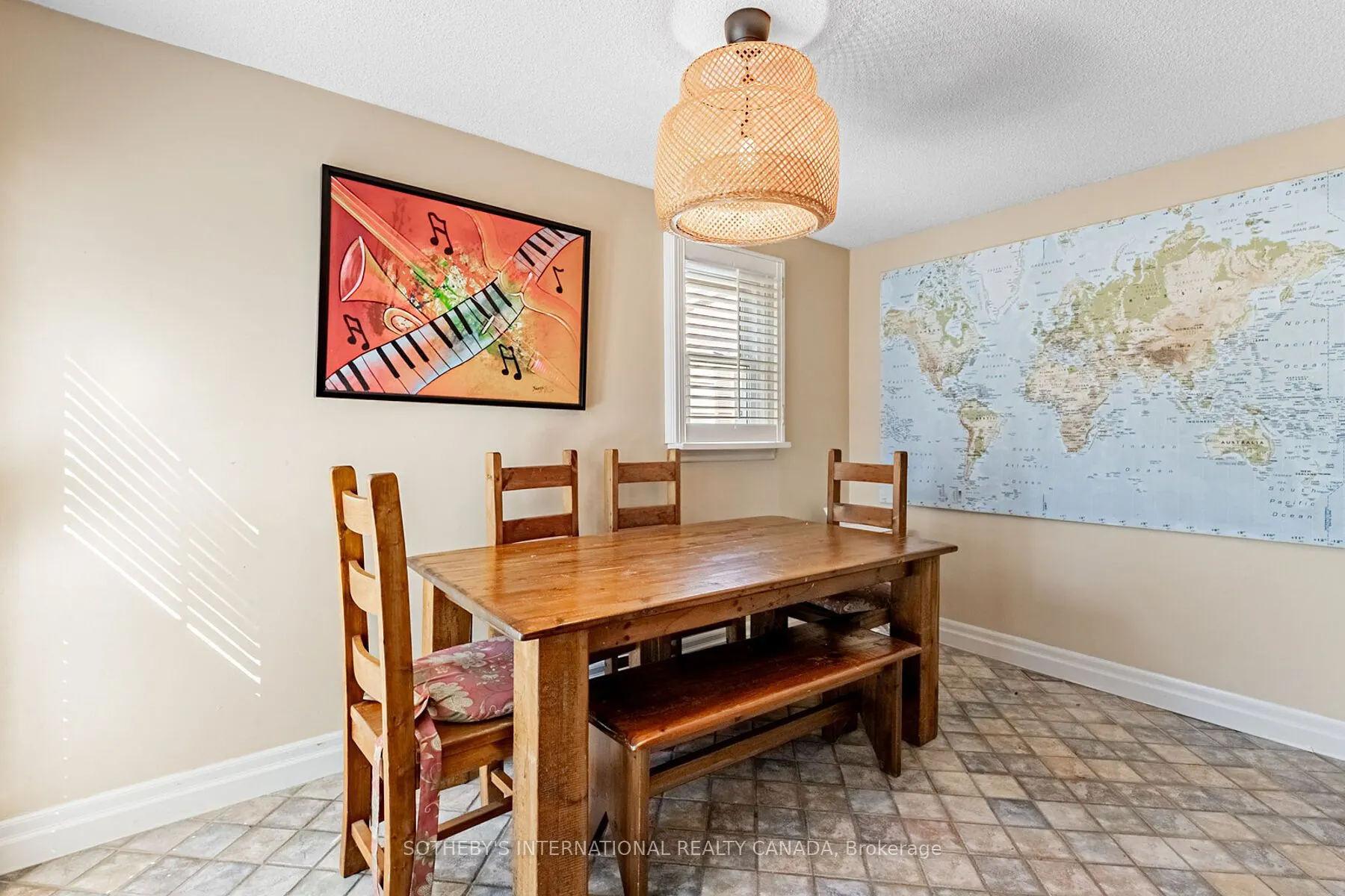 1218 Lakebreeze Drive