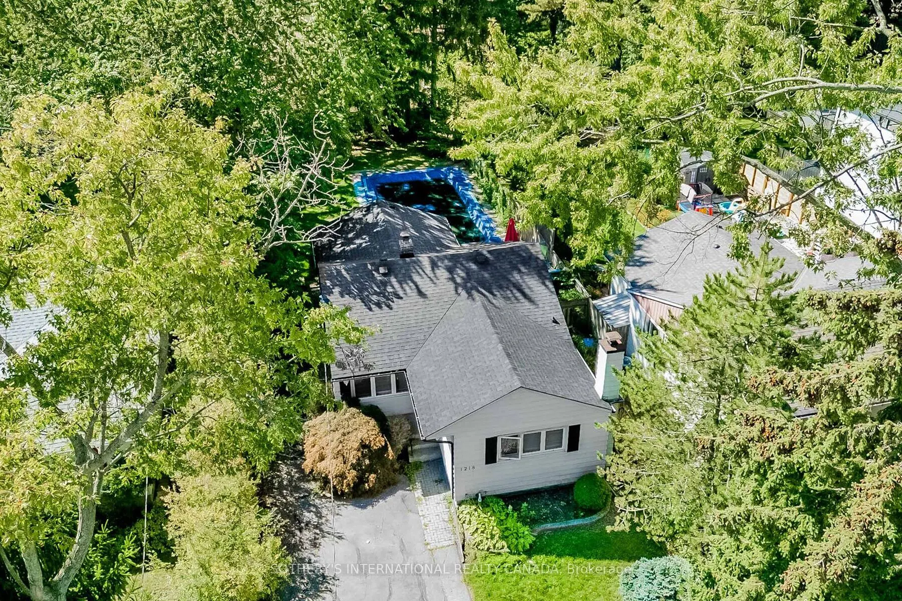 1218 Lakebreeze Drive
