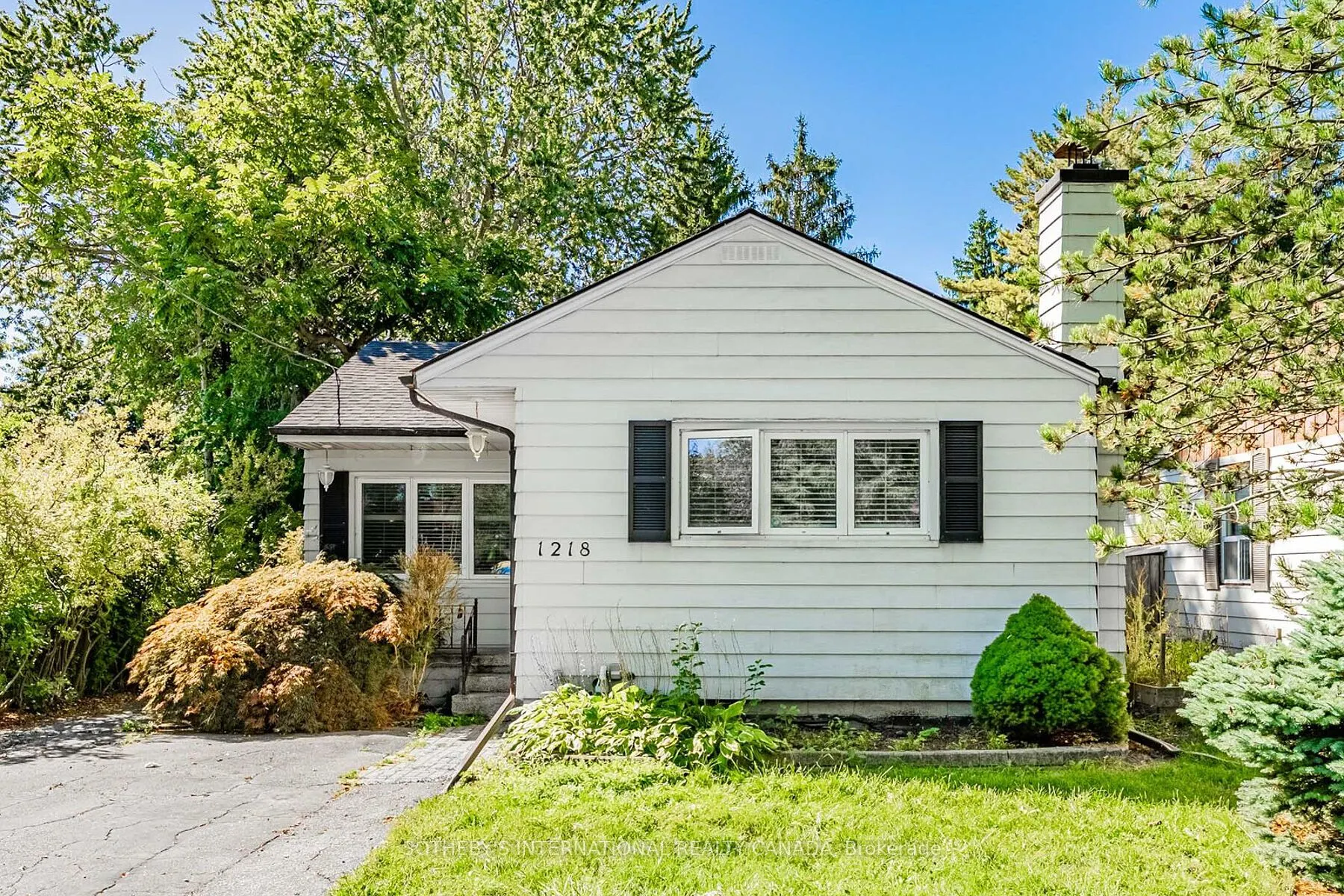 1218 Lakebreeze Drive