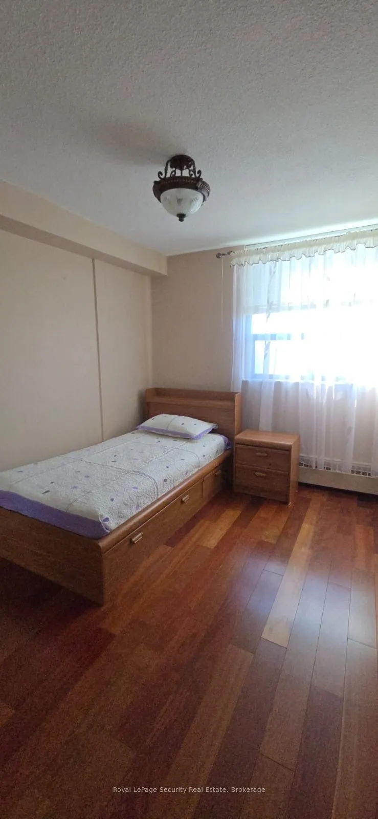 2556 Argyle Road, #805