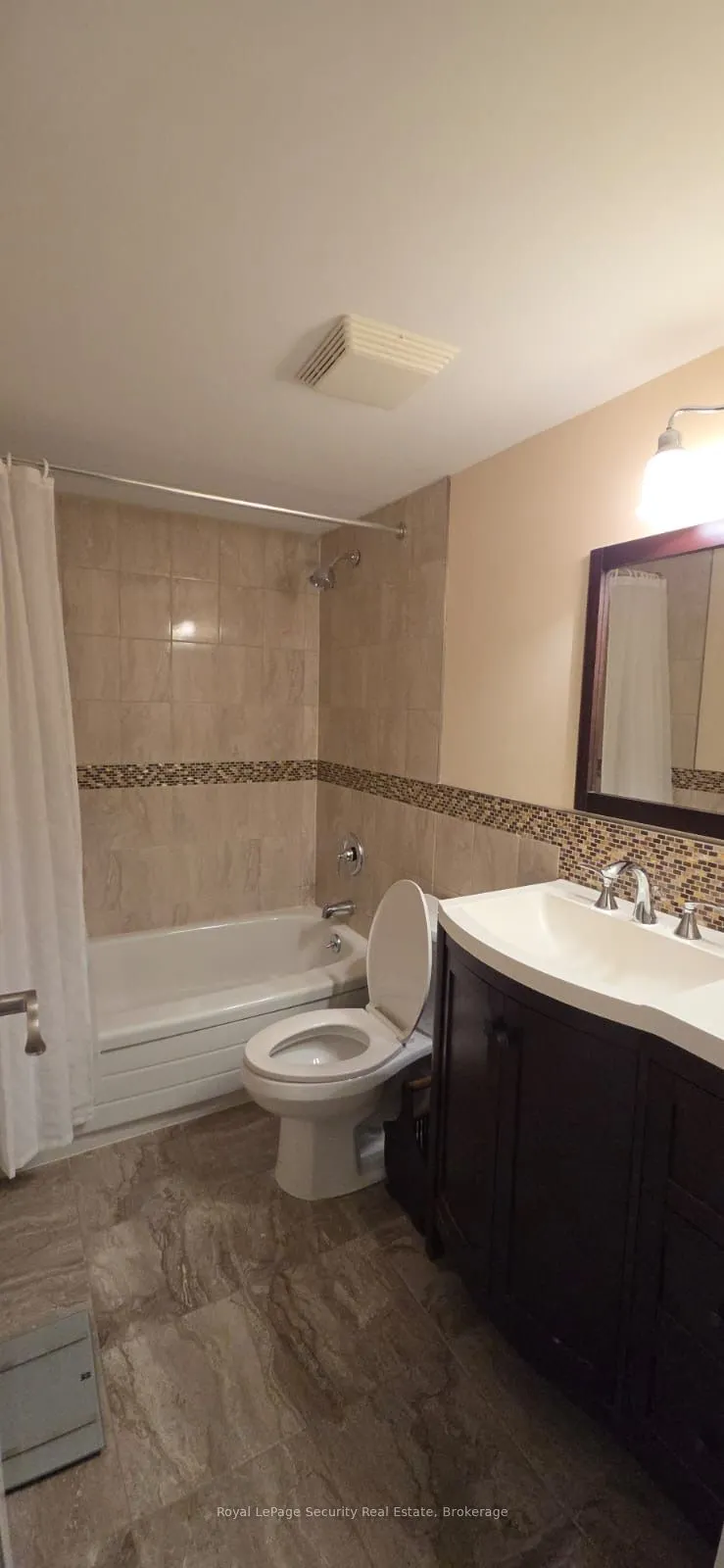 2556 Argyle Road, #805