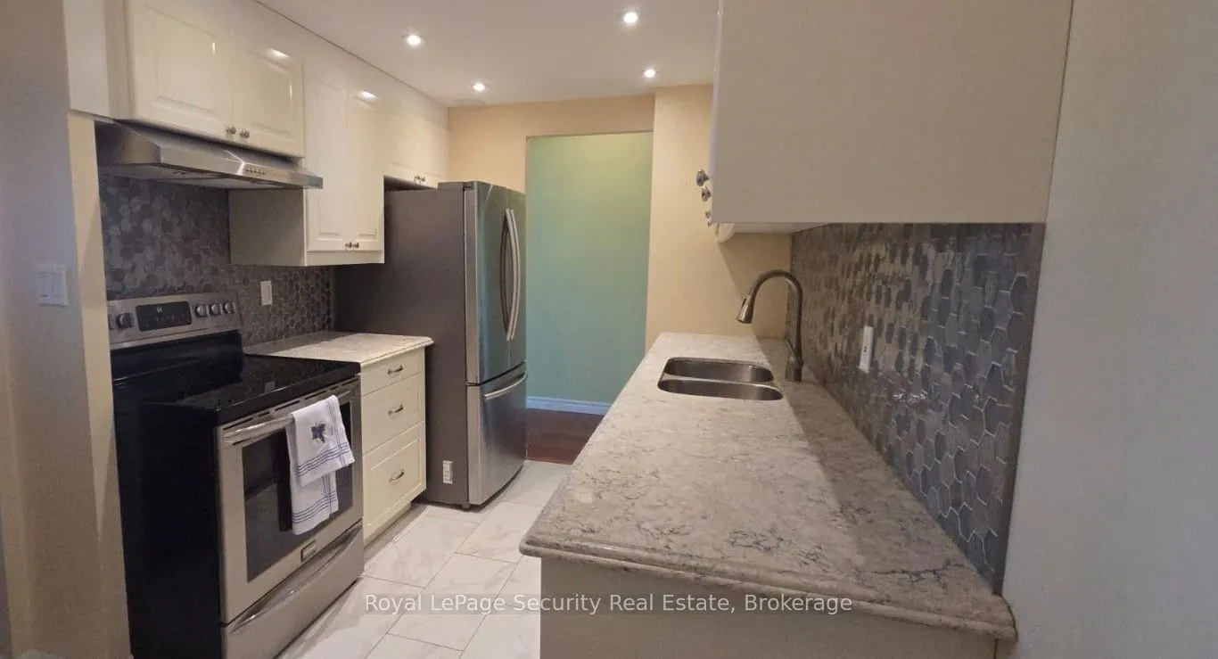 2556 Argyle Road, #805