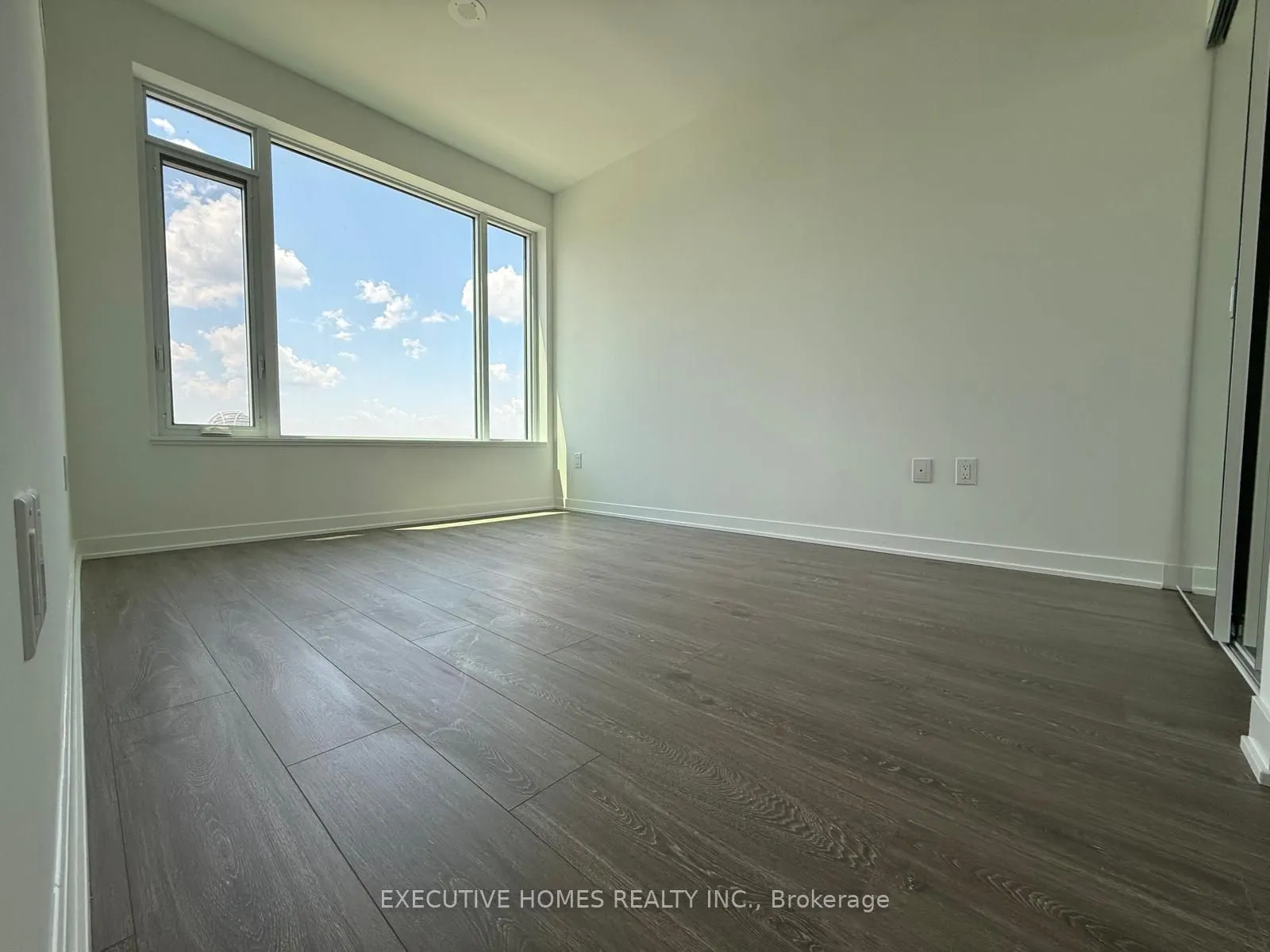 2495 Eglinton Avenue W, #705