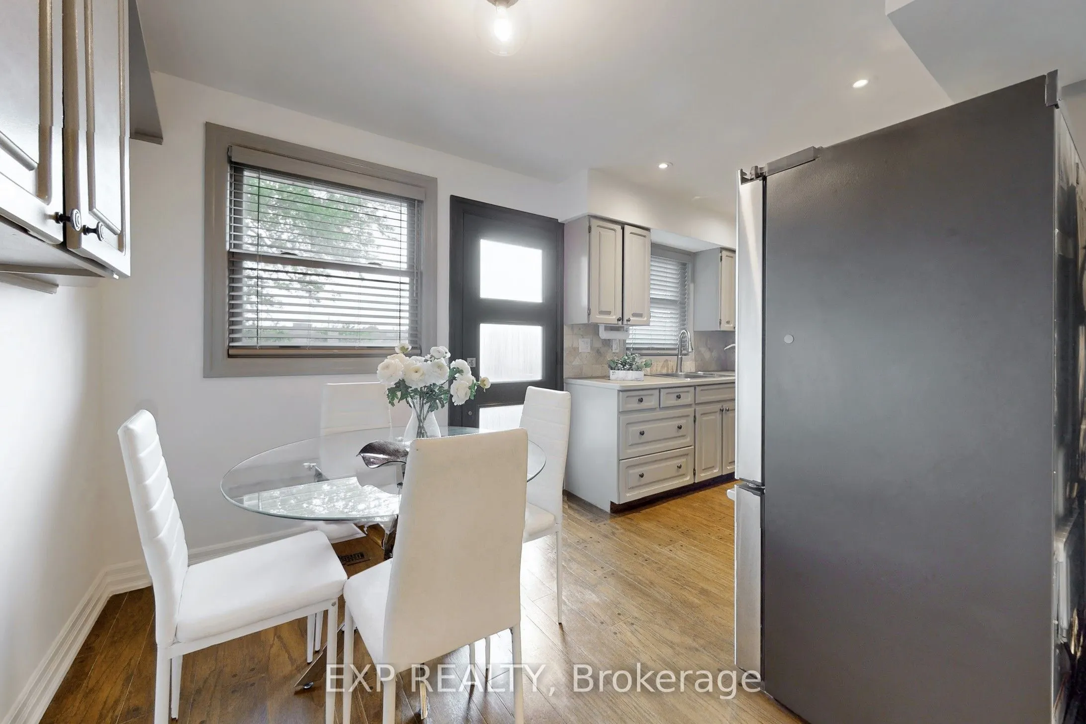 5 Lockton Crescent