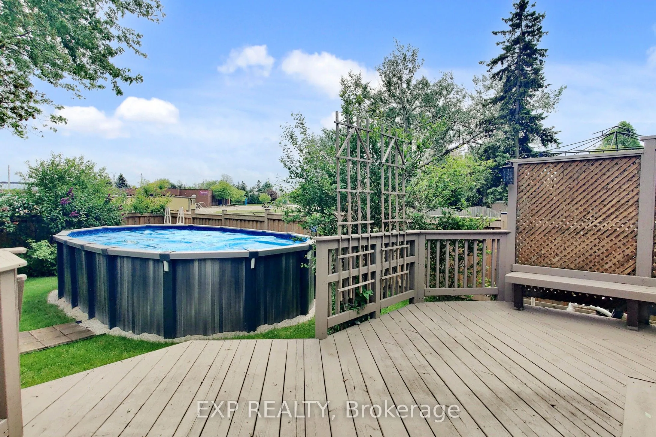 5 Lockton Crescent