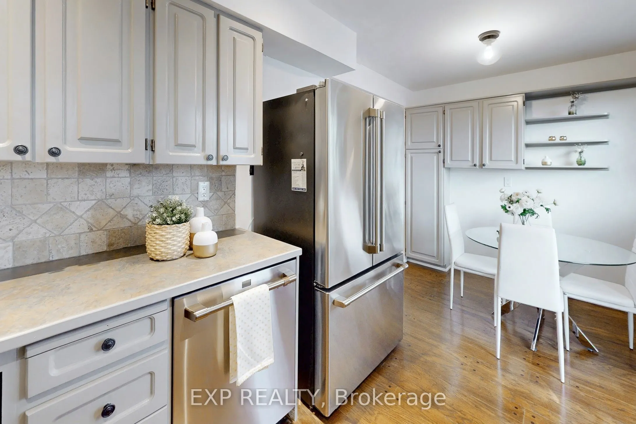 5 Lockton Crescent