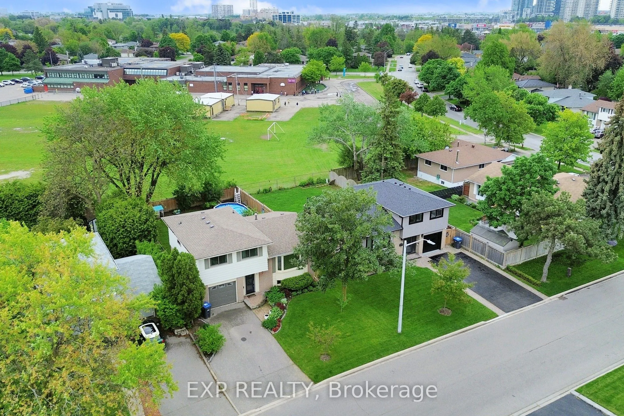5 Lockton Crescent