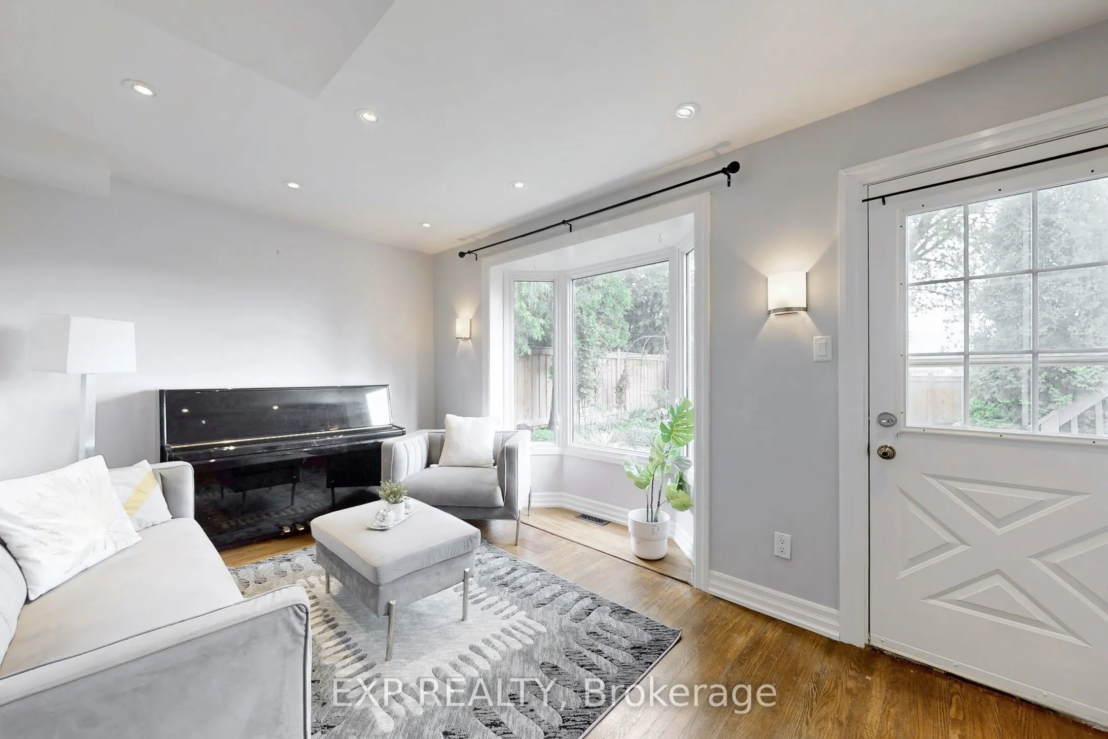 5 Lockton Crescent