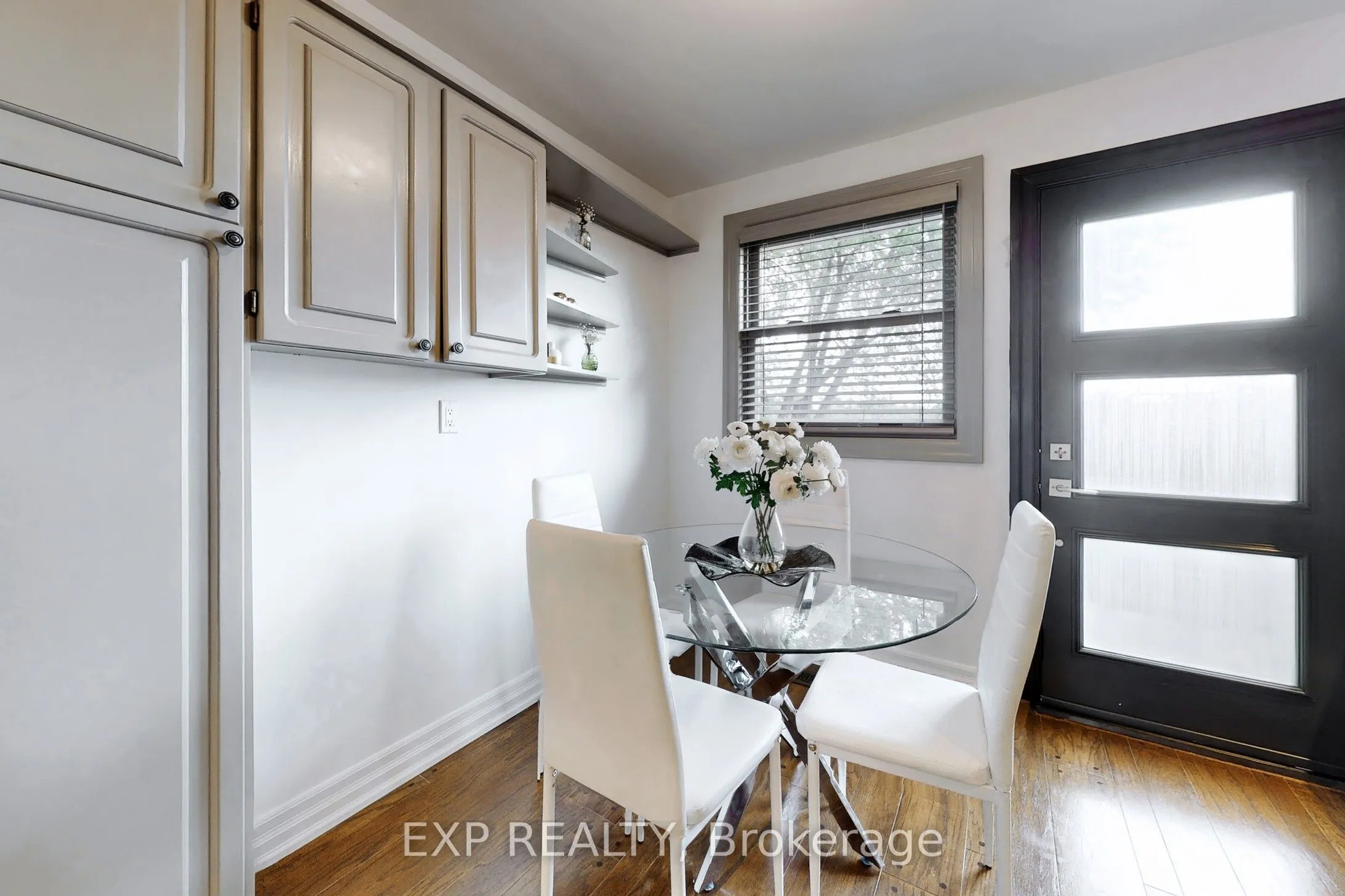 5 Lockton Crescent