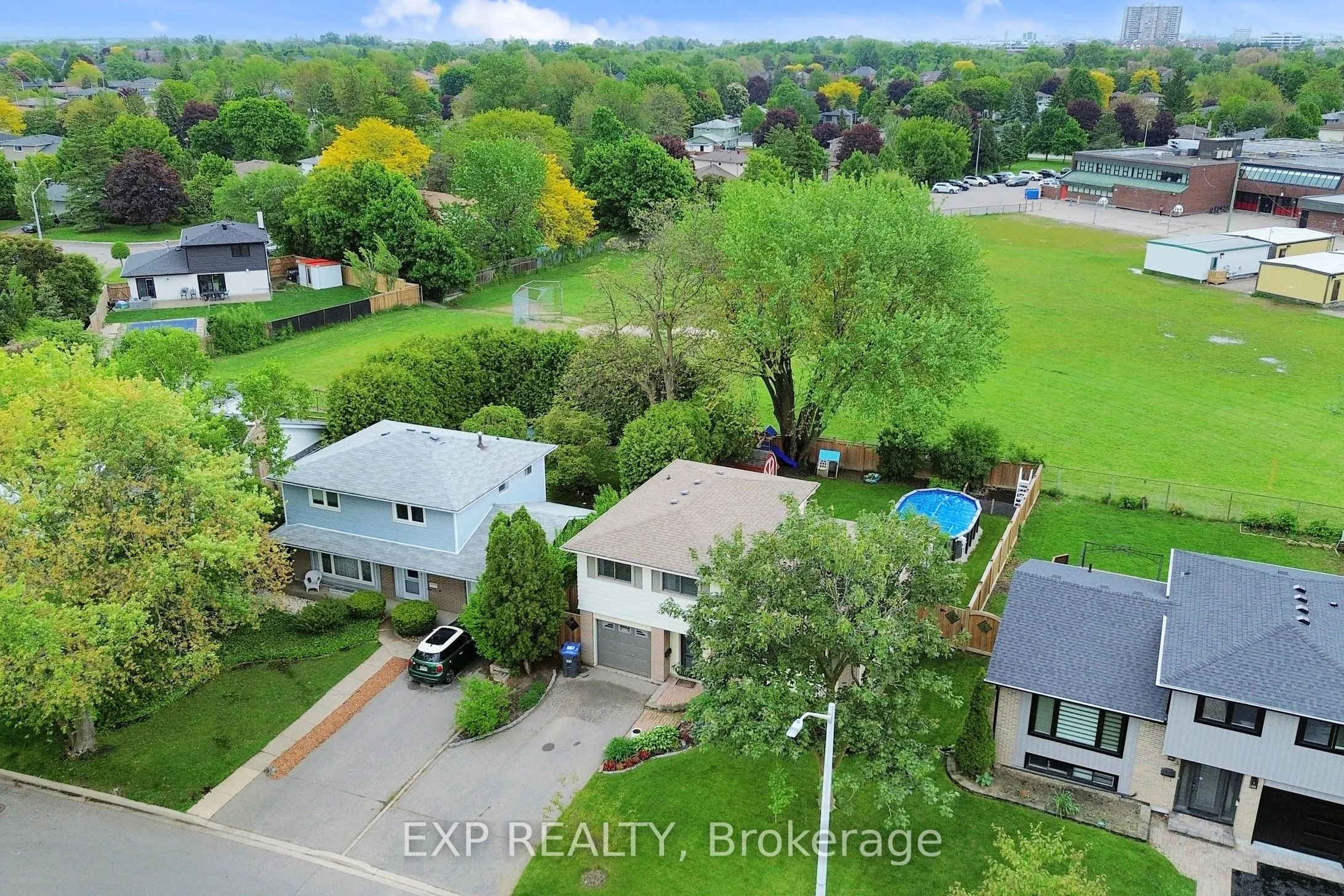 5 Lockton Crescent