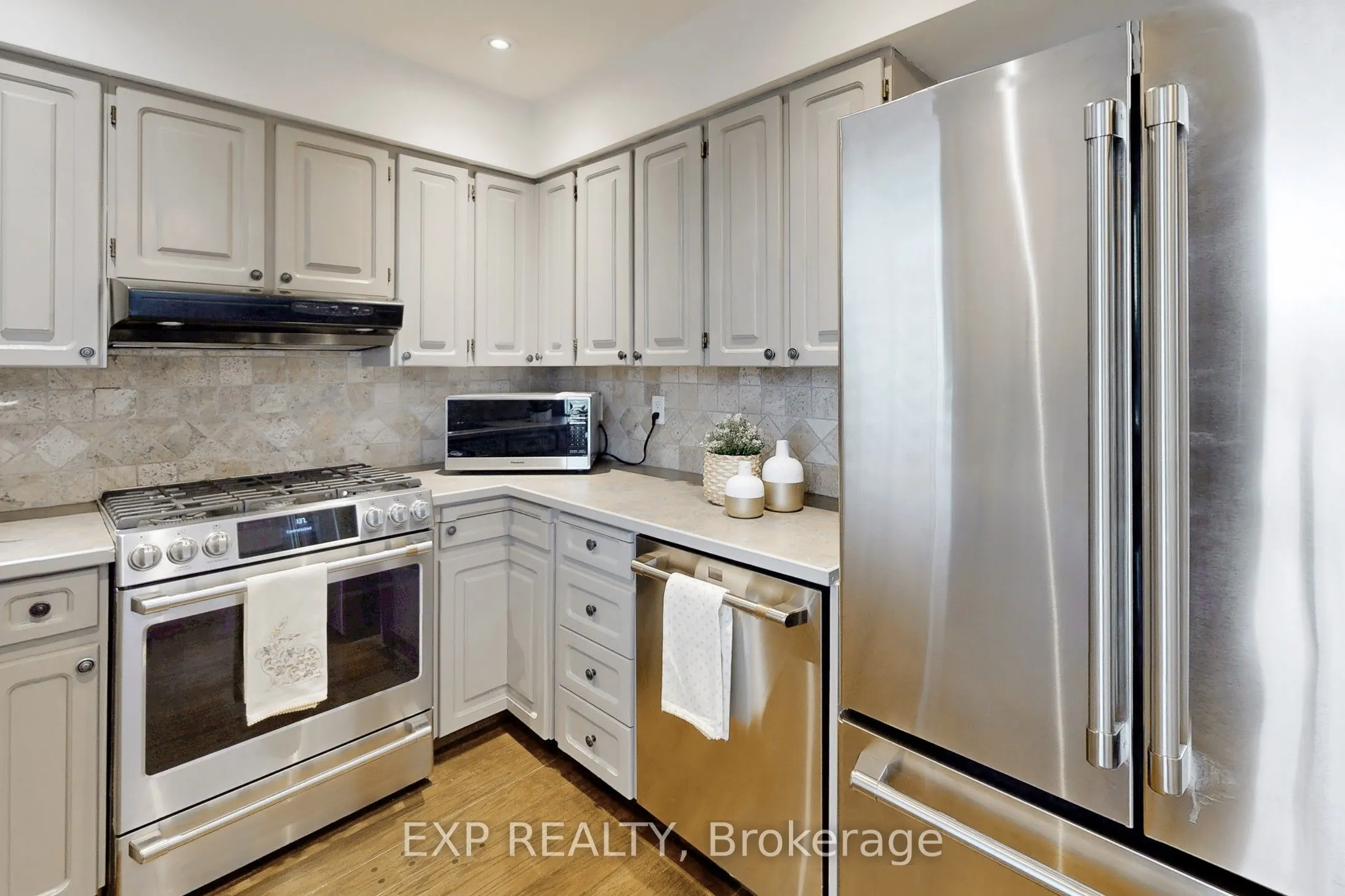 5 Lockton Crescent