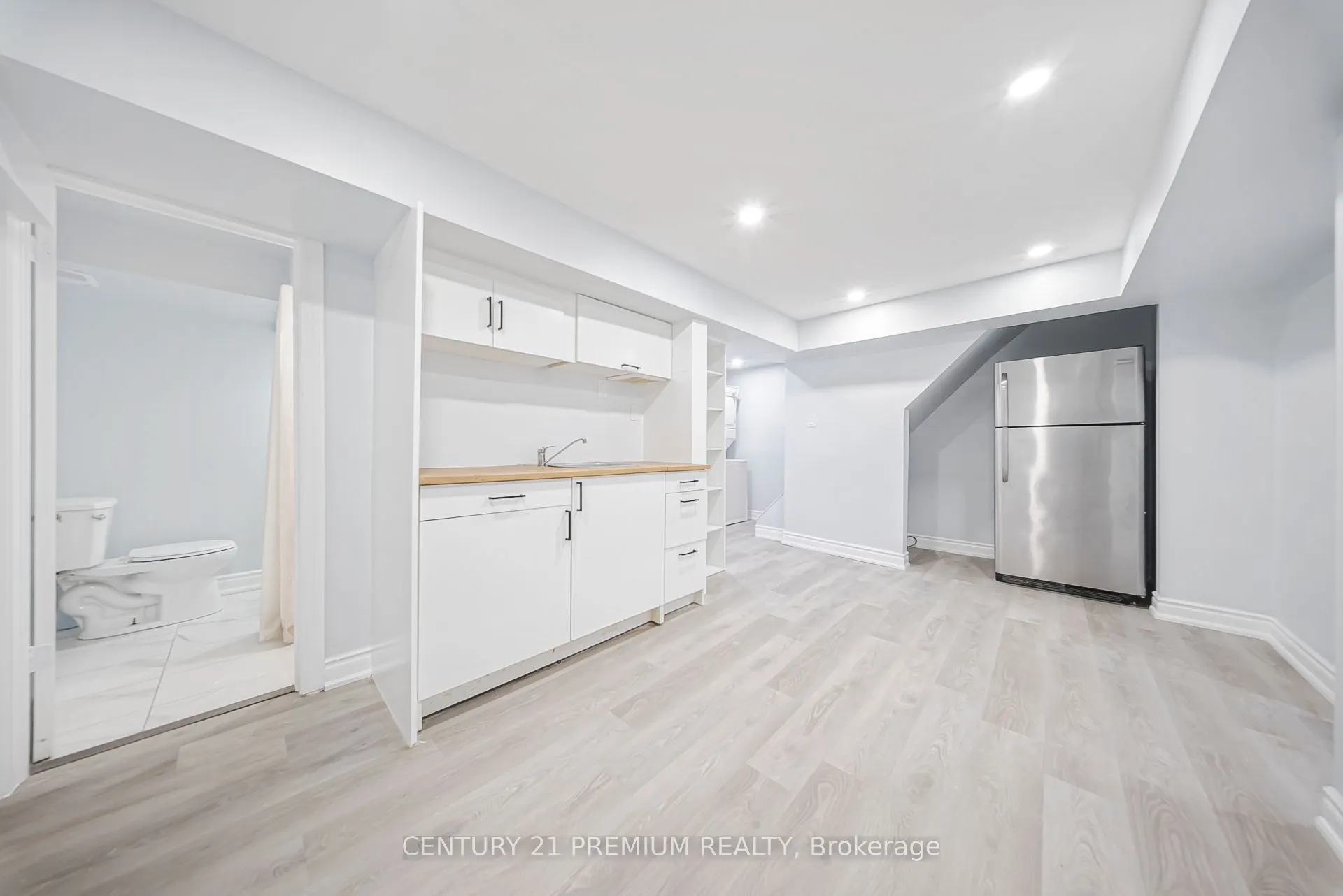 3 Garland Court