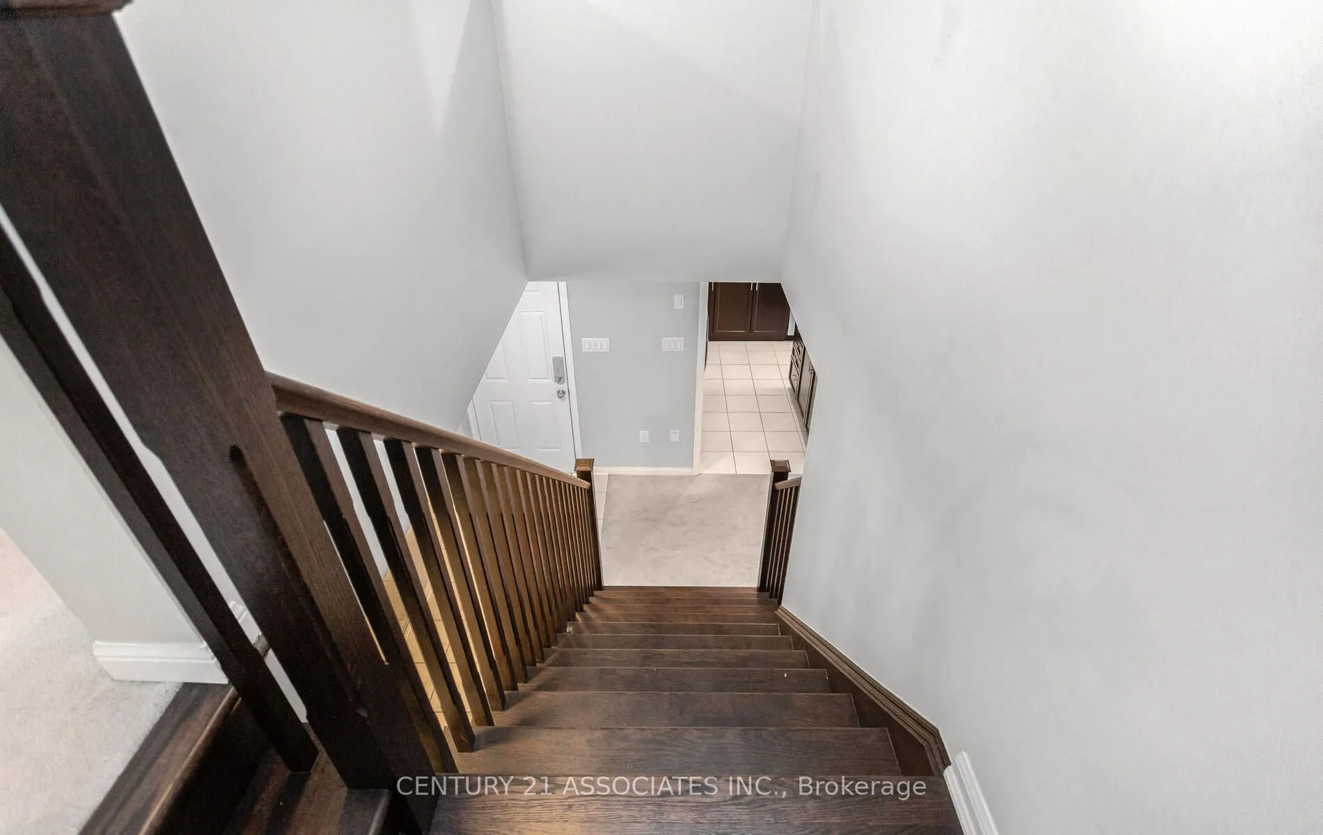 261 Gleave ( Upper Level) Terrace