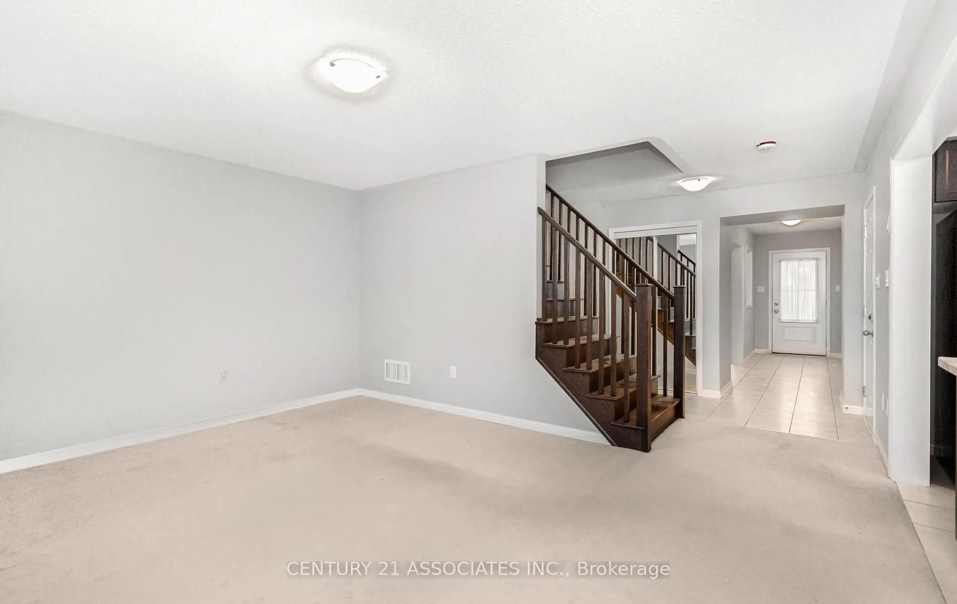 261 Gleave ( Upper Level) Terrace