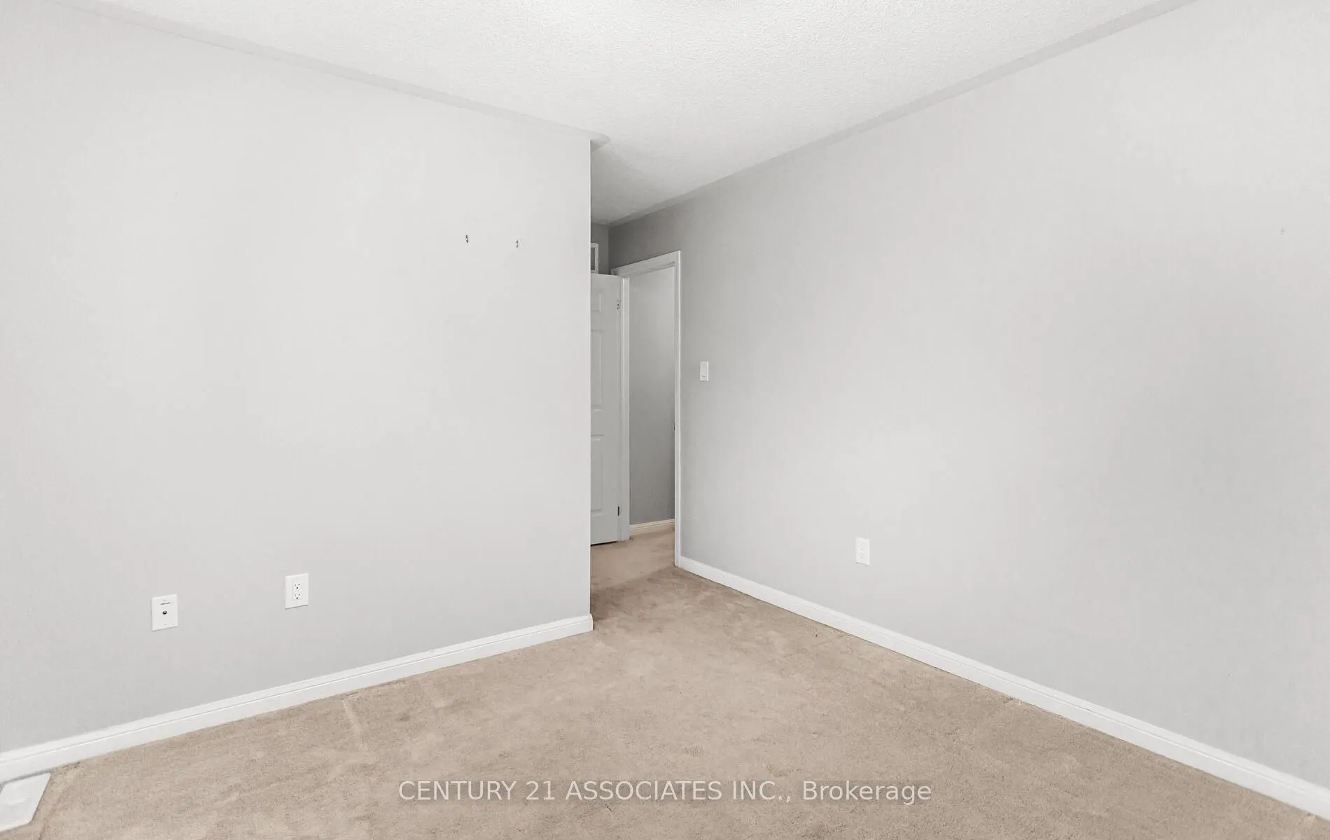 261 Gleave ( Upper Level) Terrace