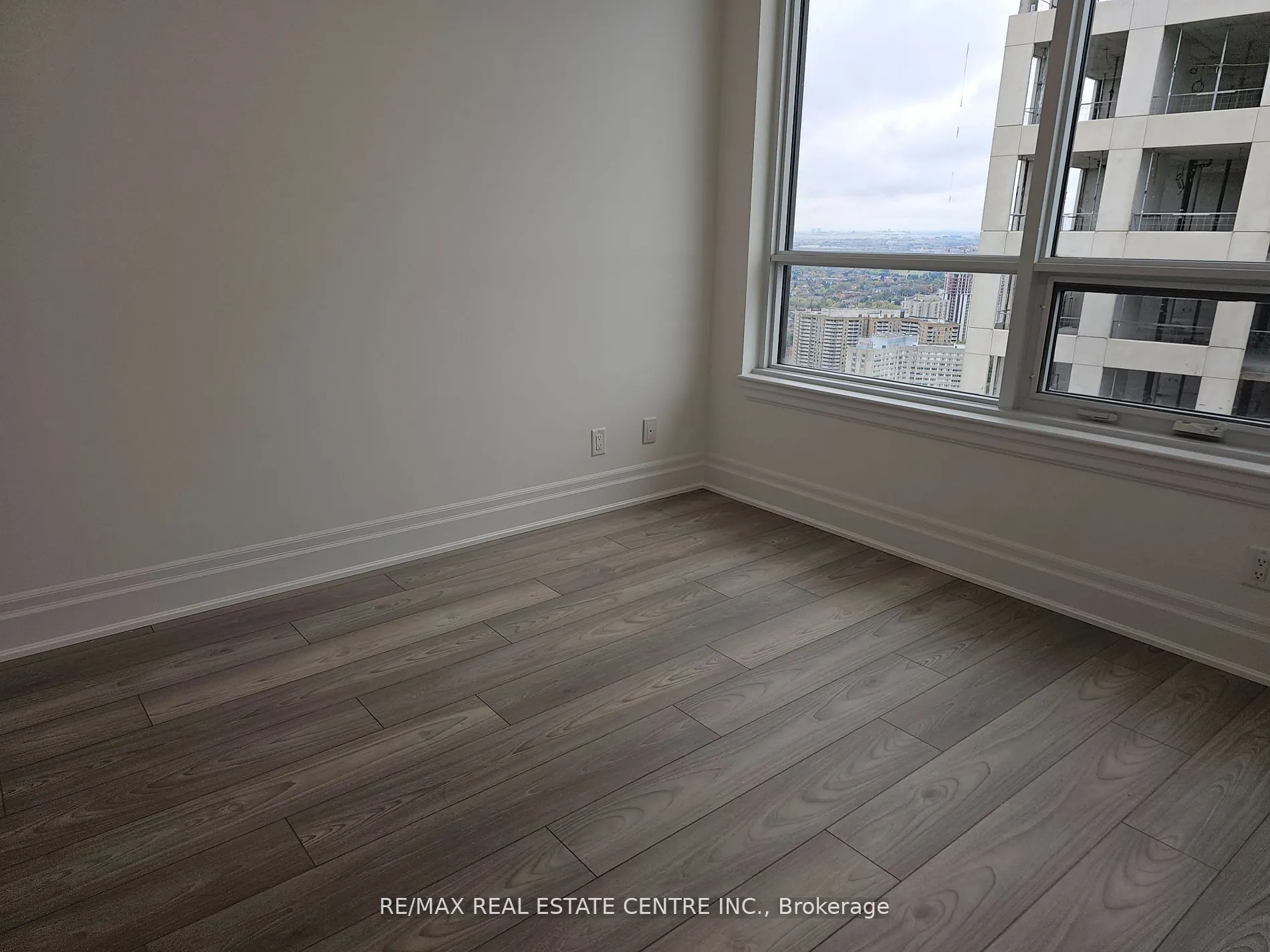 36 ELM Drive, #3703