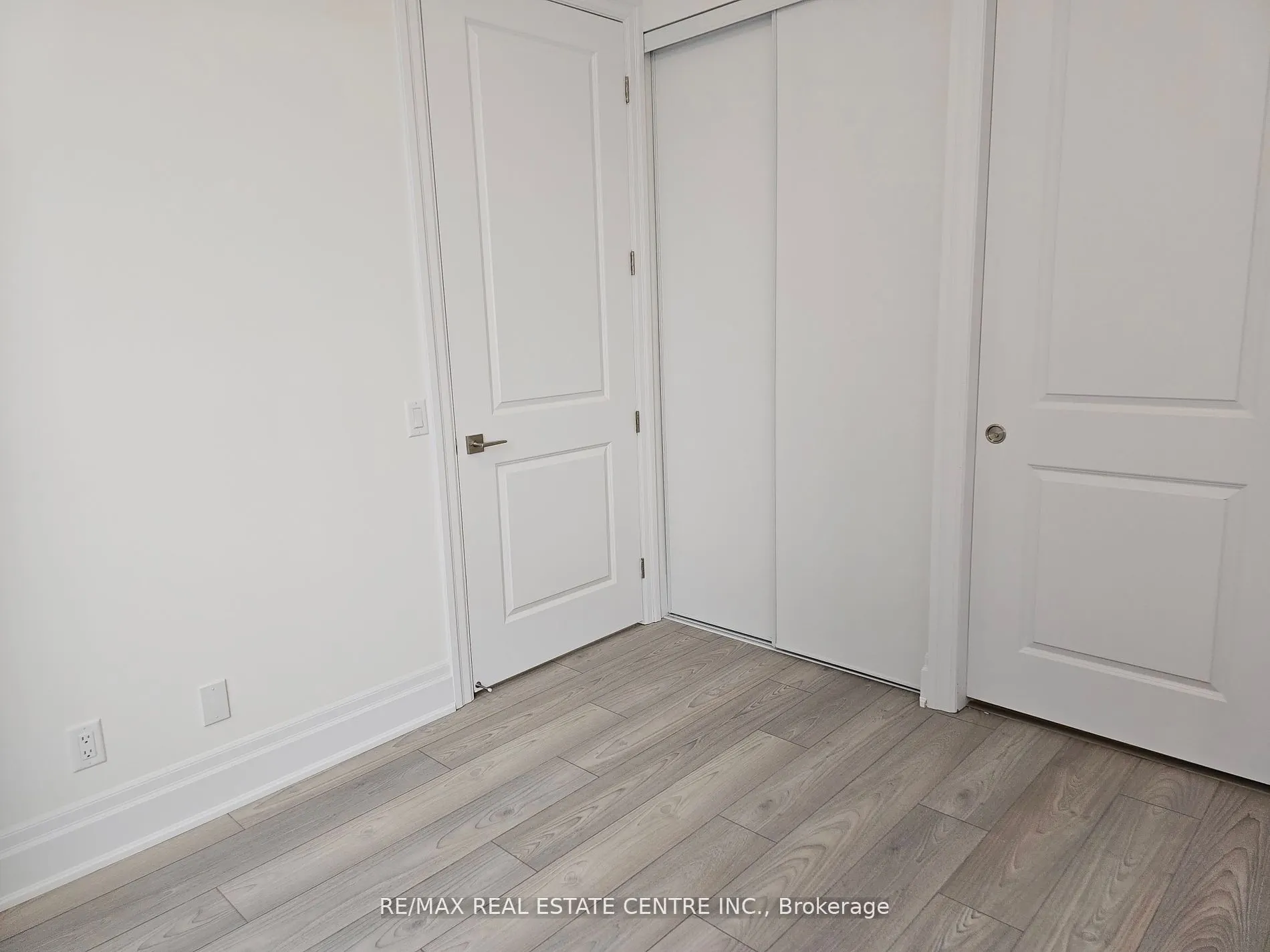 36 ELM Drive, #3703
