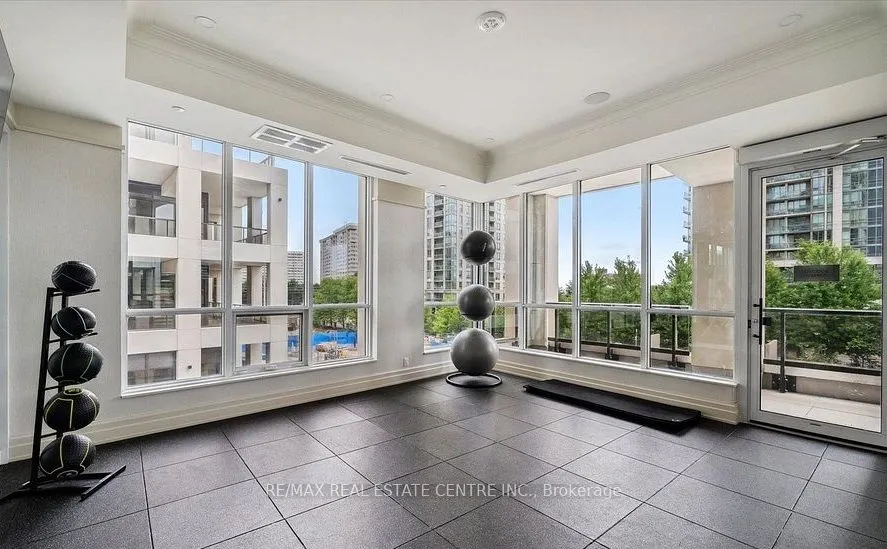 36 ELM Drive, #3703