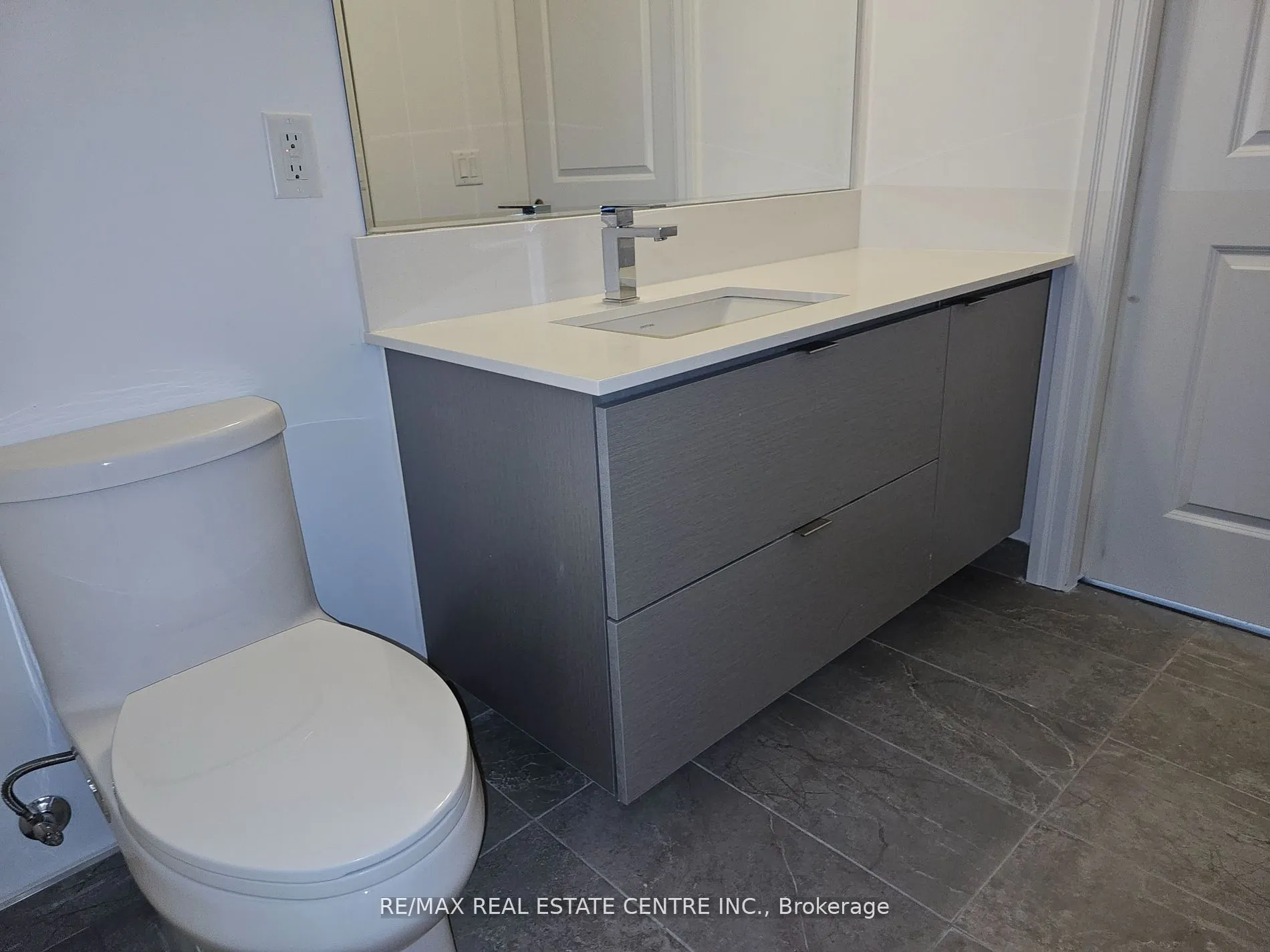 36 ELM Drive, #3703