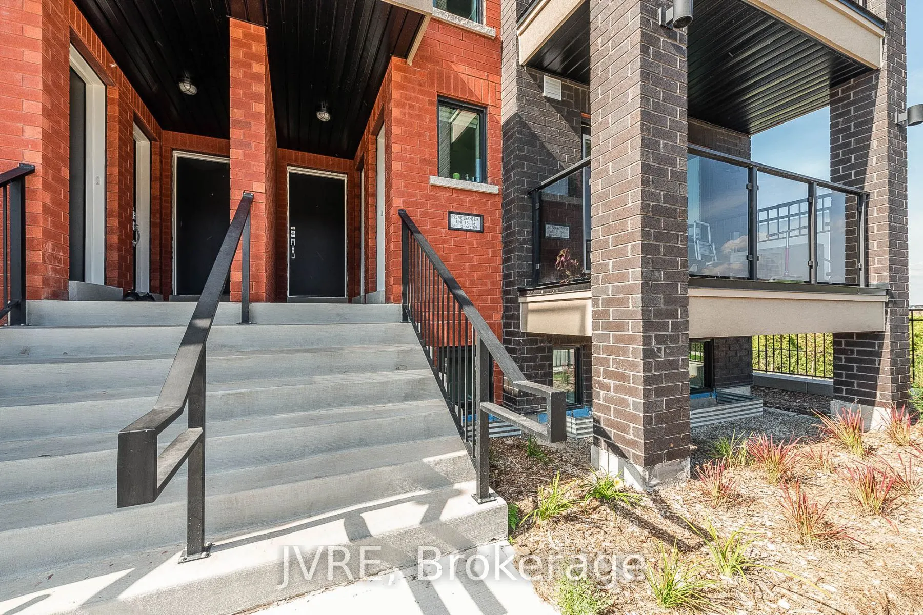 195 Veterans Drive, #5