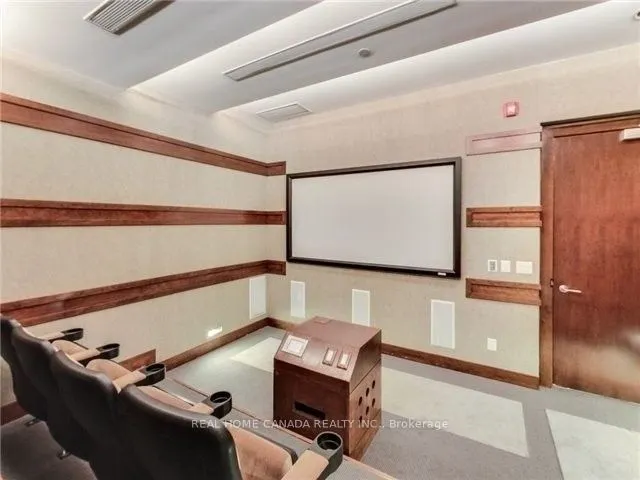 310 Burnhamthorpe Road W, #2811
