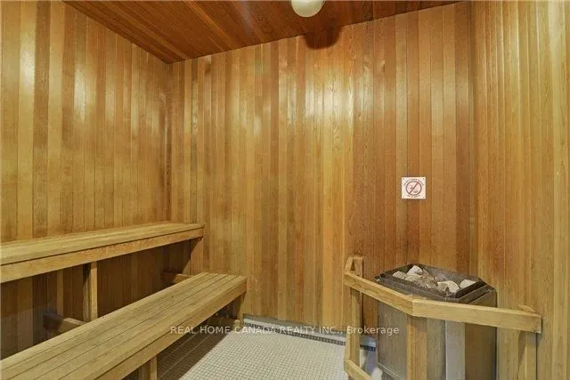 310 Burnhamthorpe Road W, #2811
