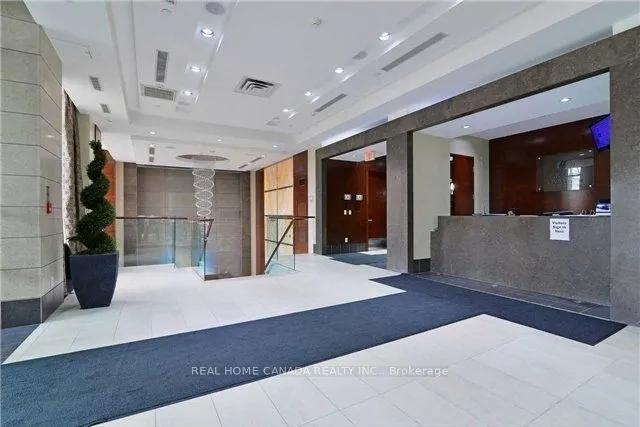 310 Burnhamthorpe Road W, #2811