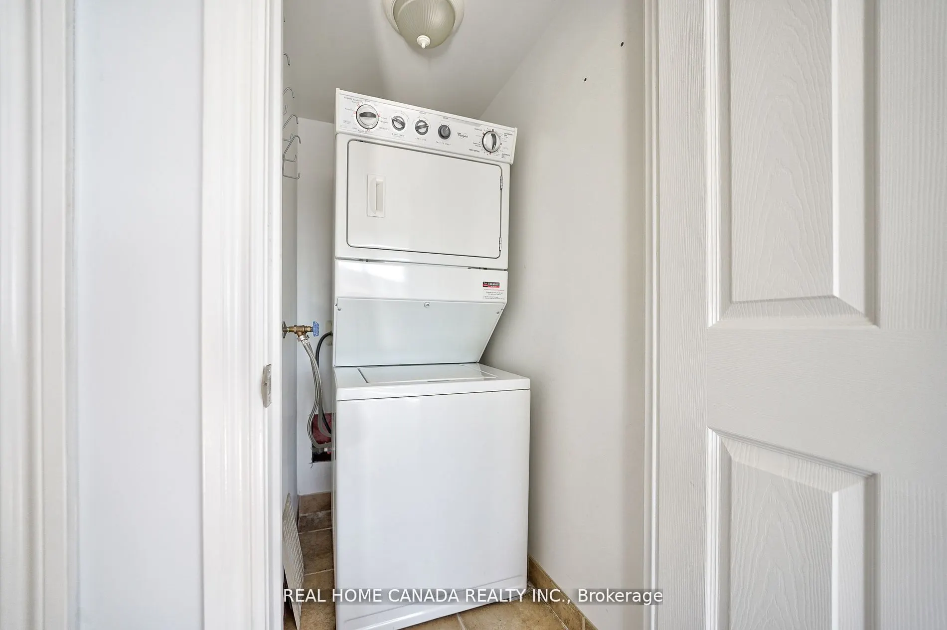 310 Burnhamthorpe Road W, #2811