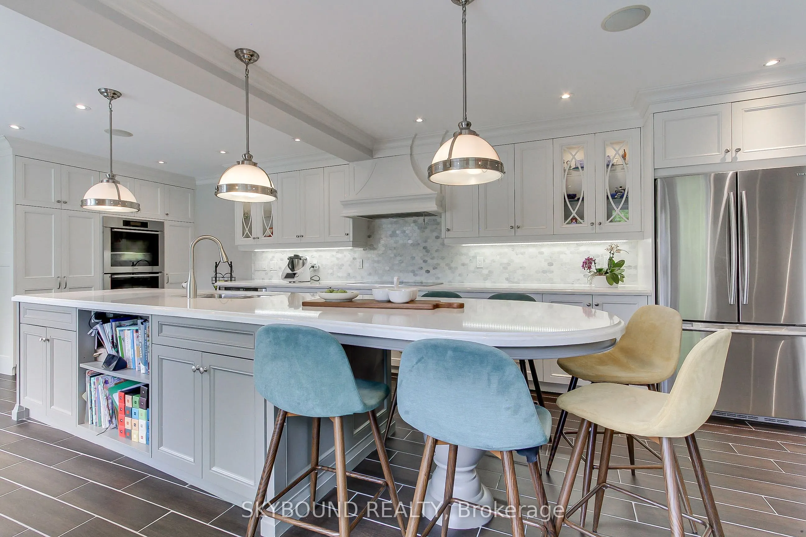 12 Queensborough Crescent