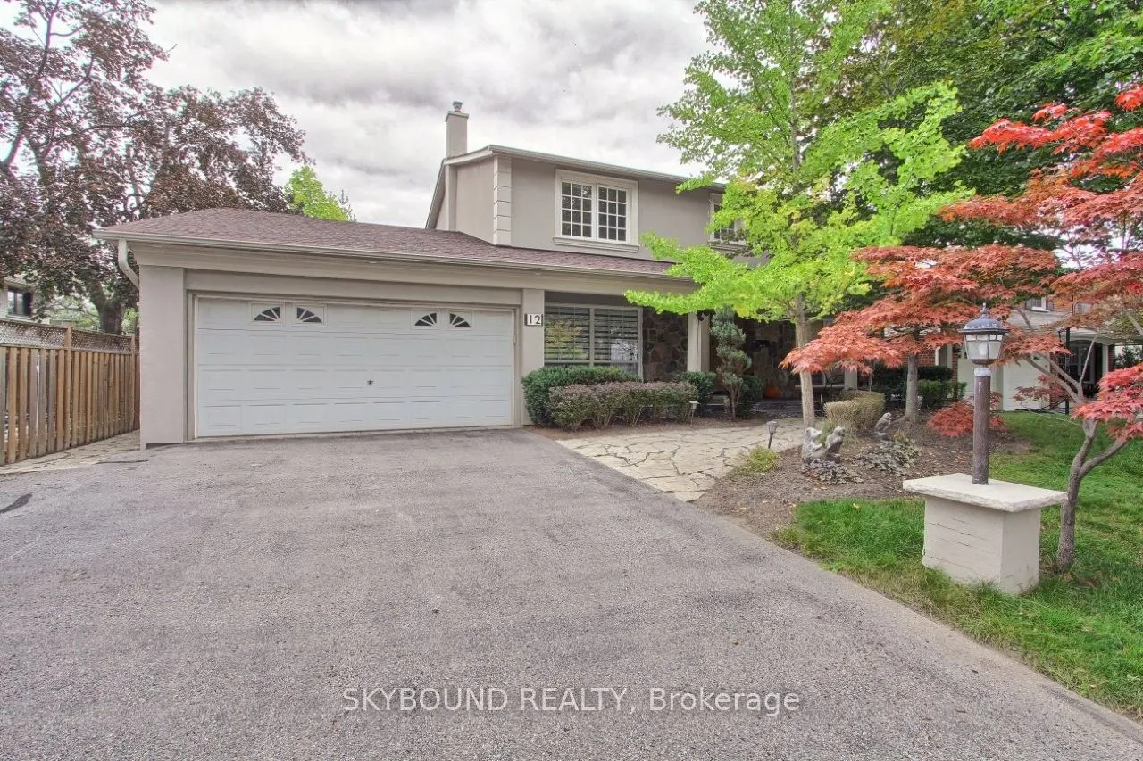 12 Queensborough Crescent