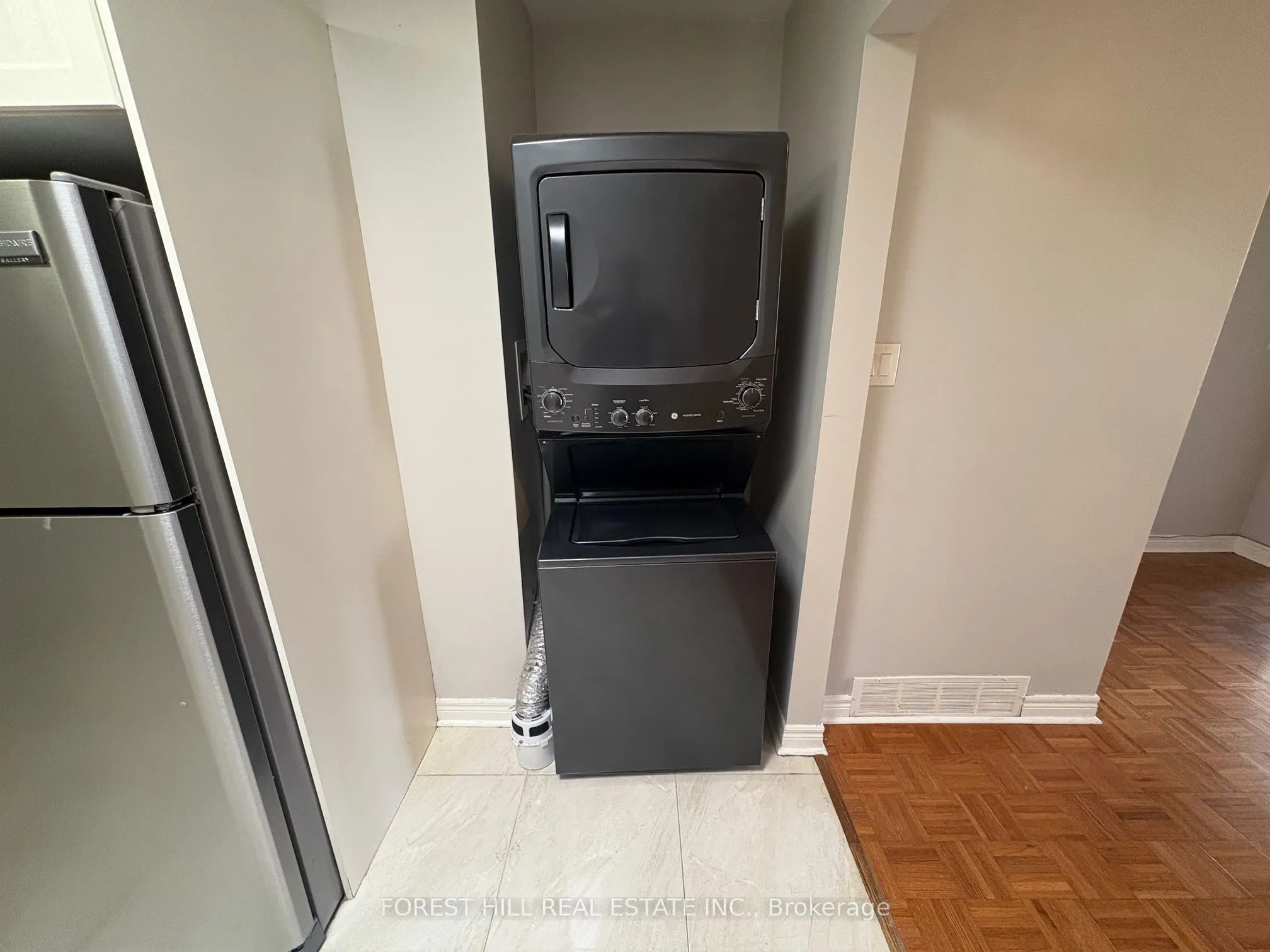 341 Lakeshore Road E, #2