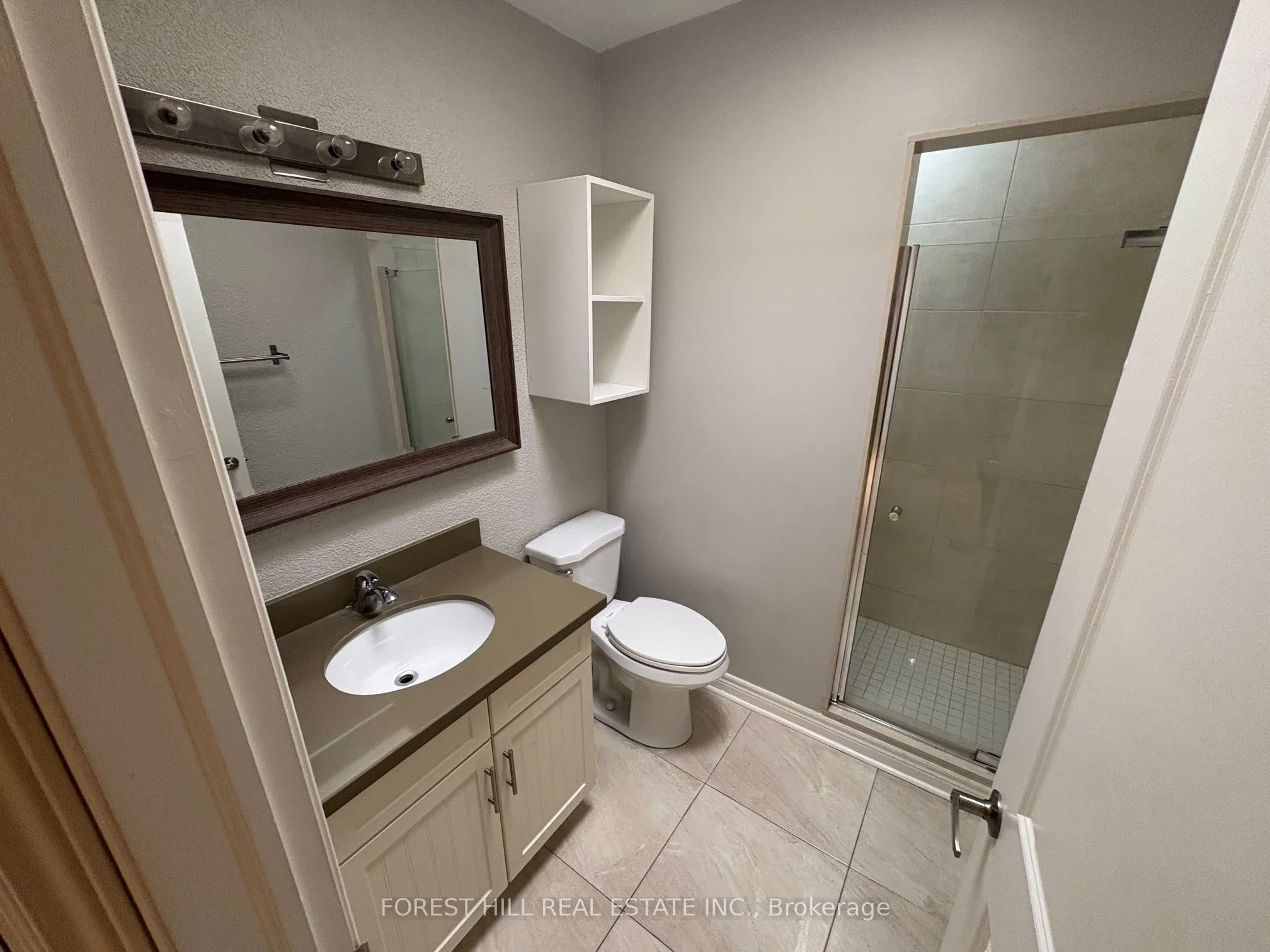 341 Lakeshore Road E, #2