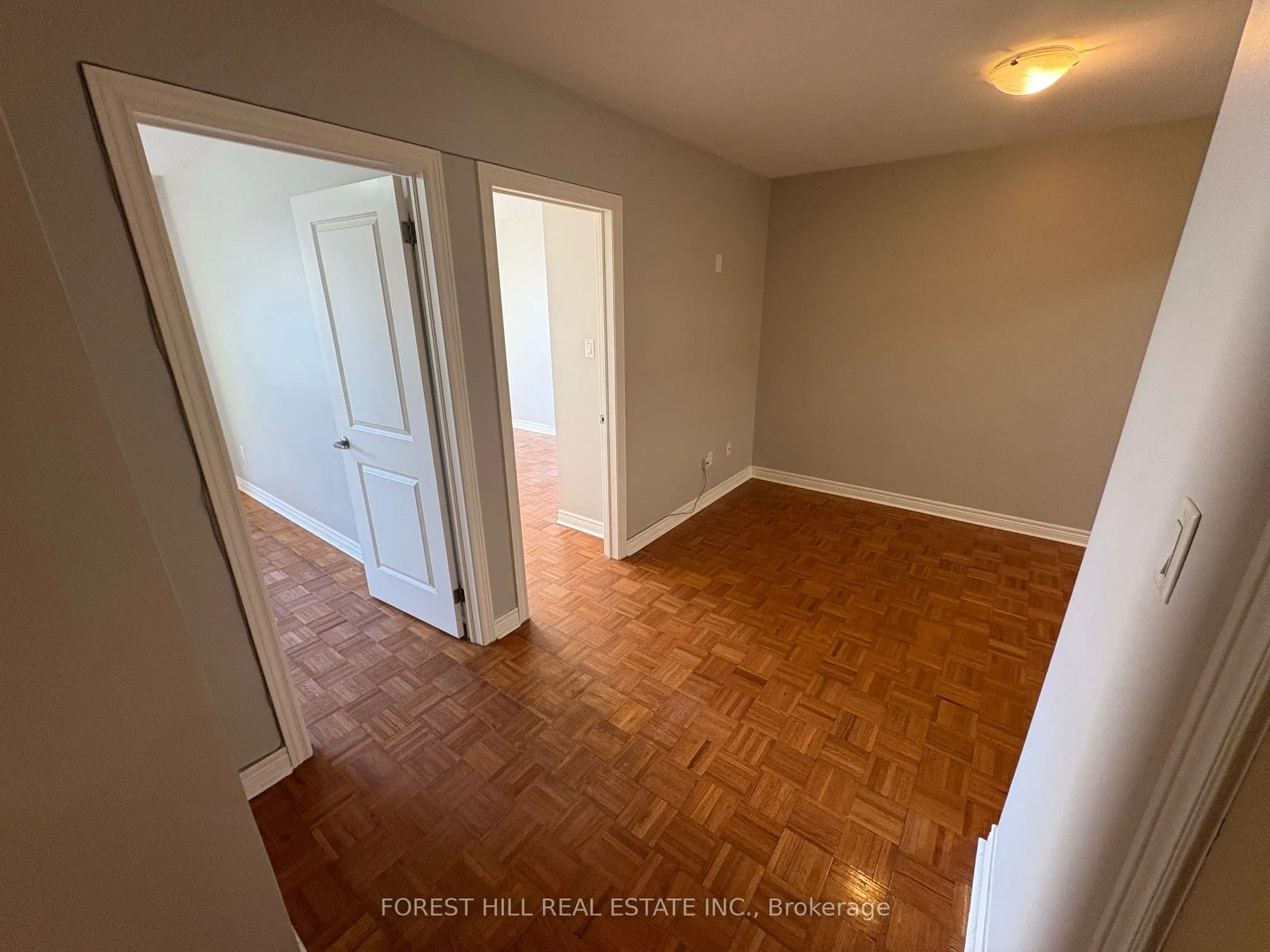 341 Lakeshore Road E, #2