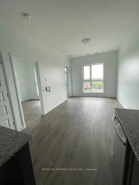 95 Dundas Street S, #411