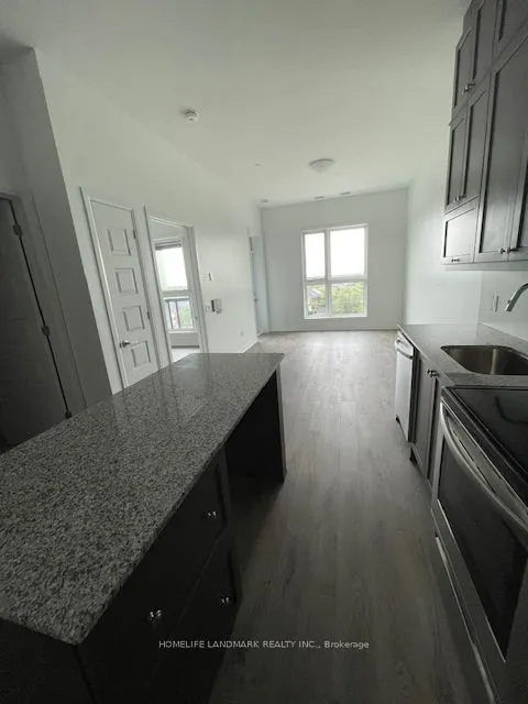 95 Dundas Street S, #411