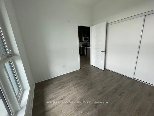 95 Dundas Street S, #411