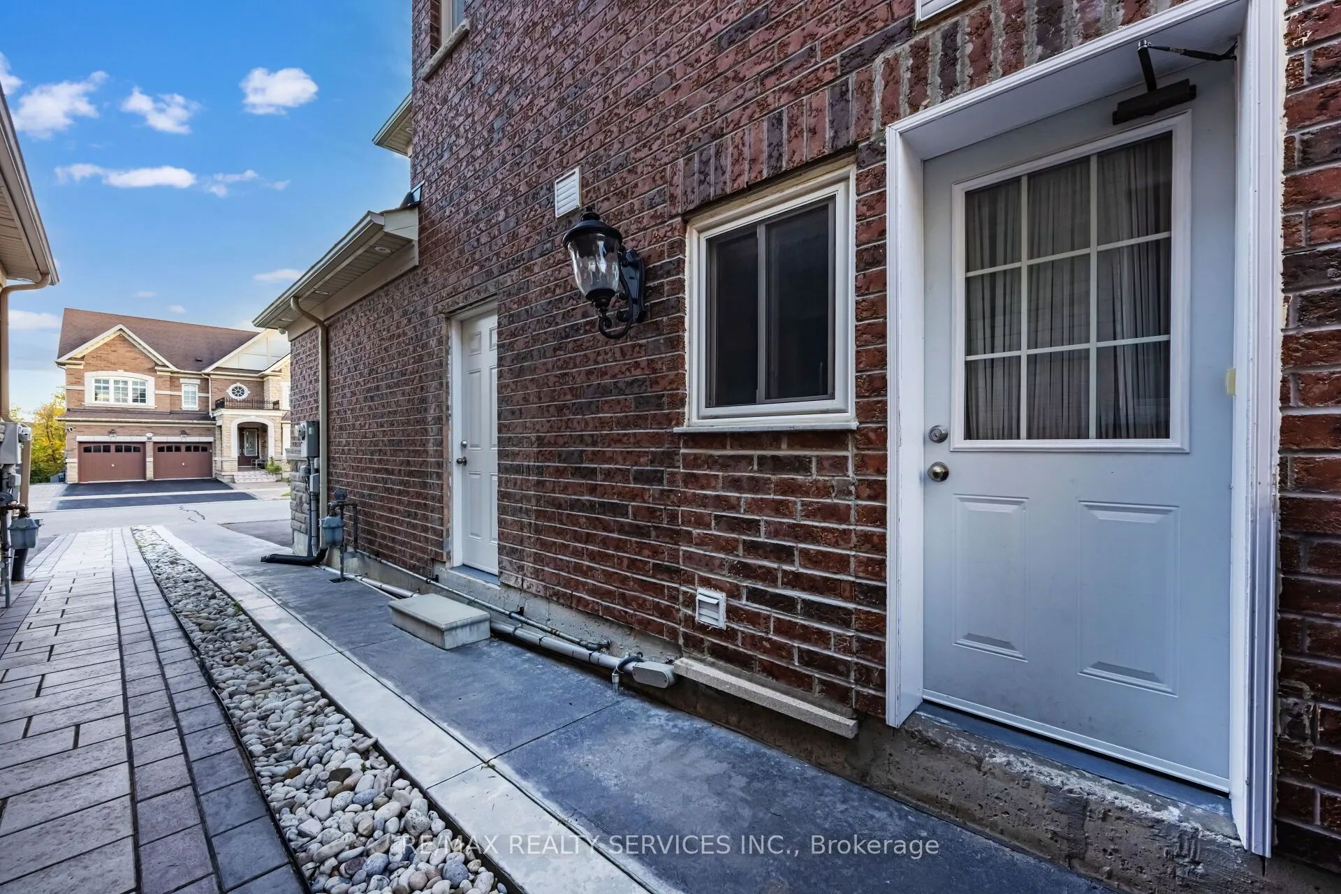 51 Midsummer Drive