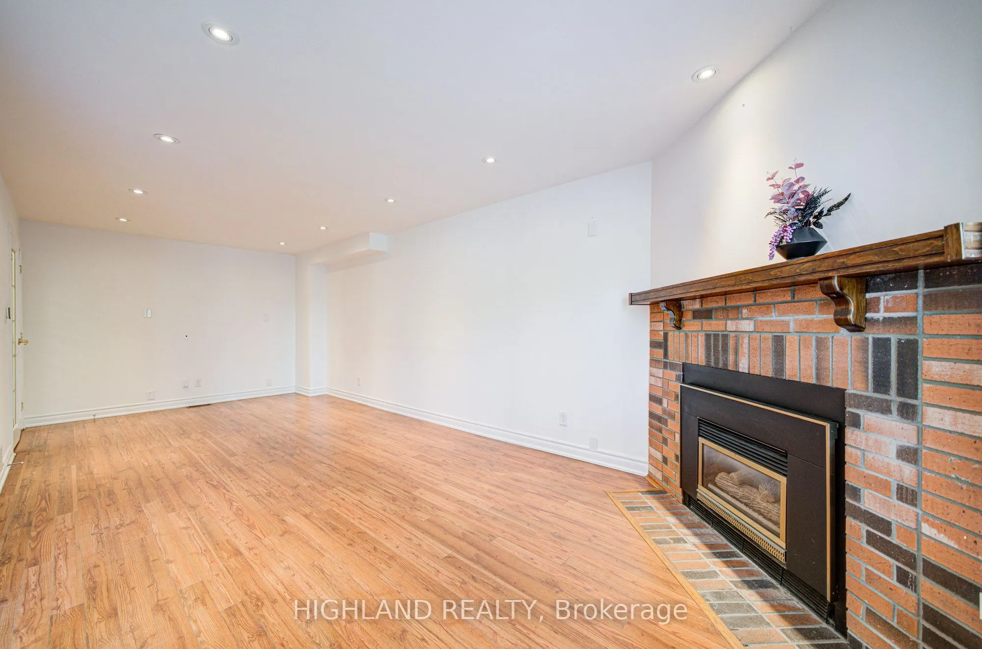 671 Dinsmore Court
