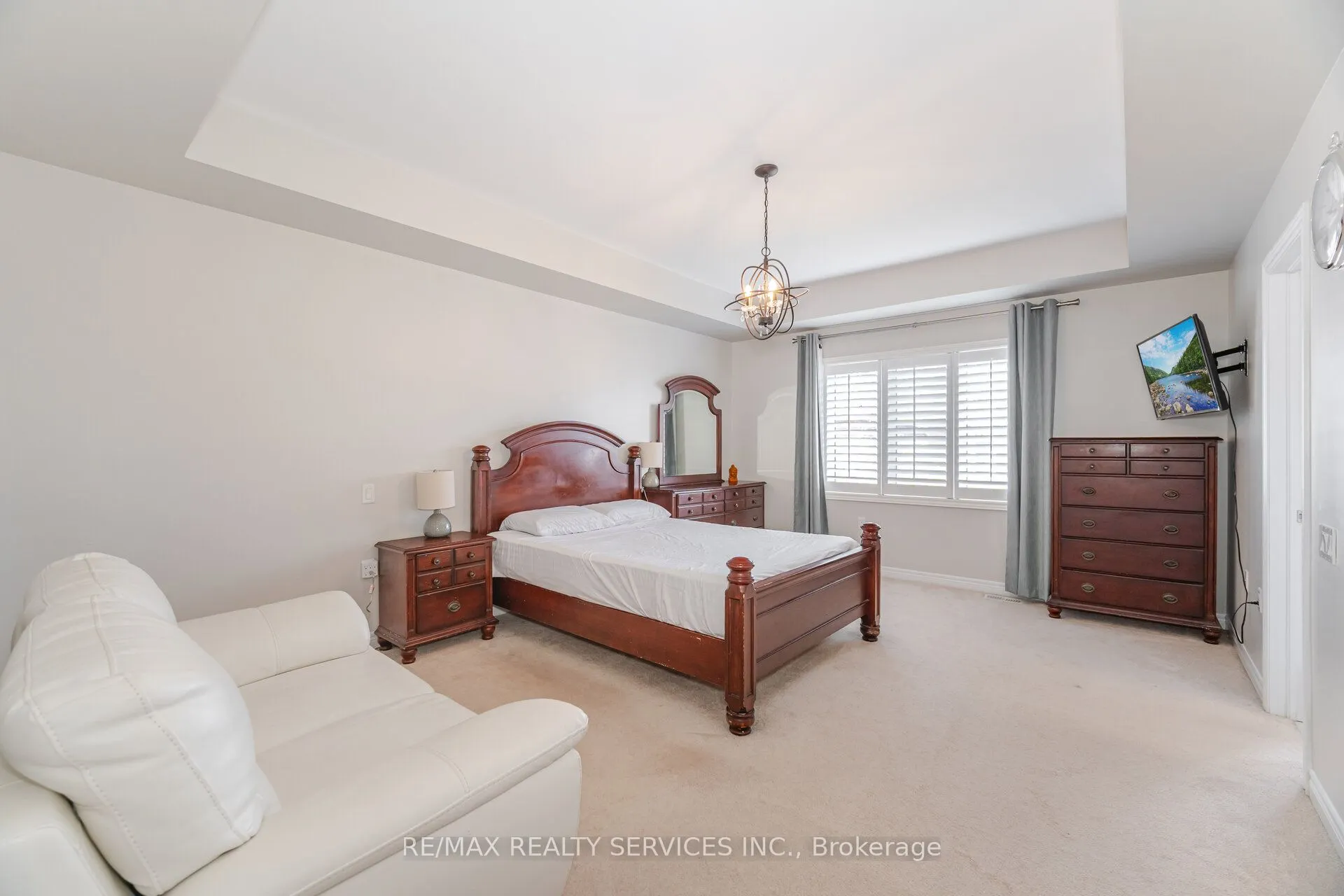 9 Meadowcreek Road