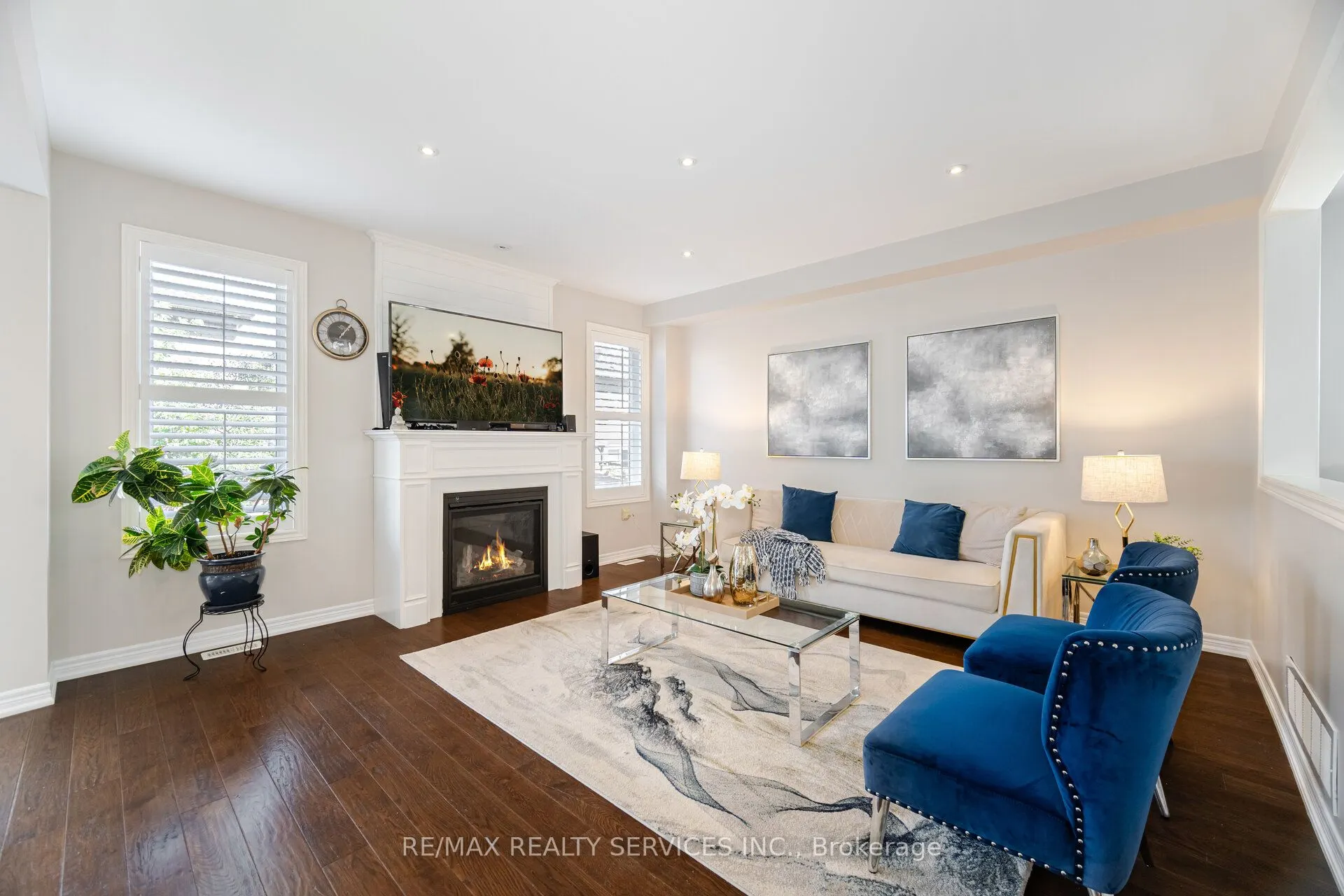 9 Meadowcreek Road