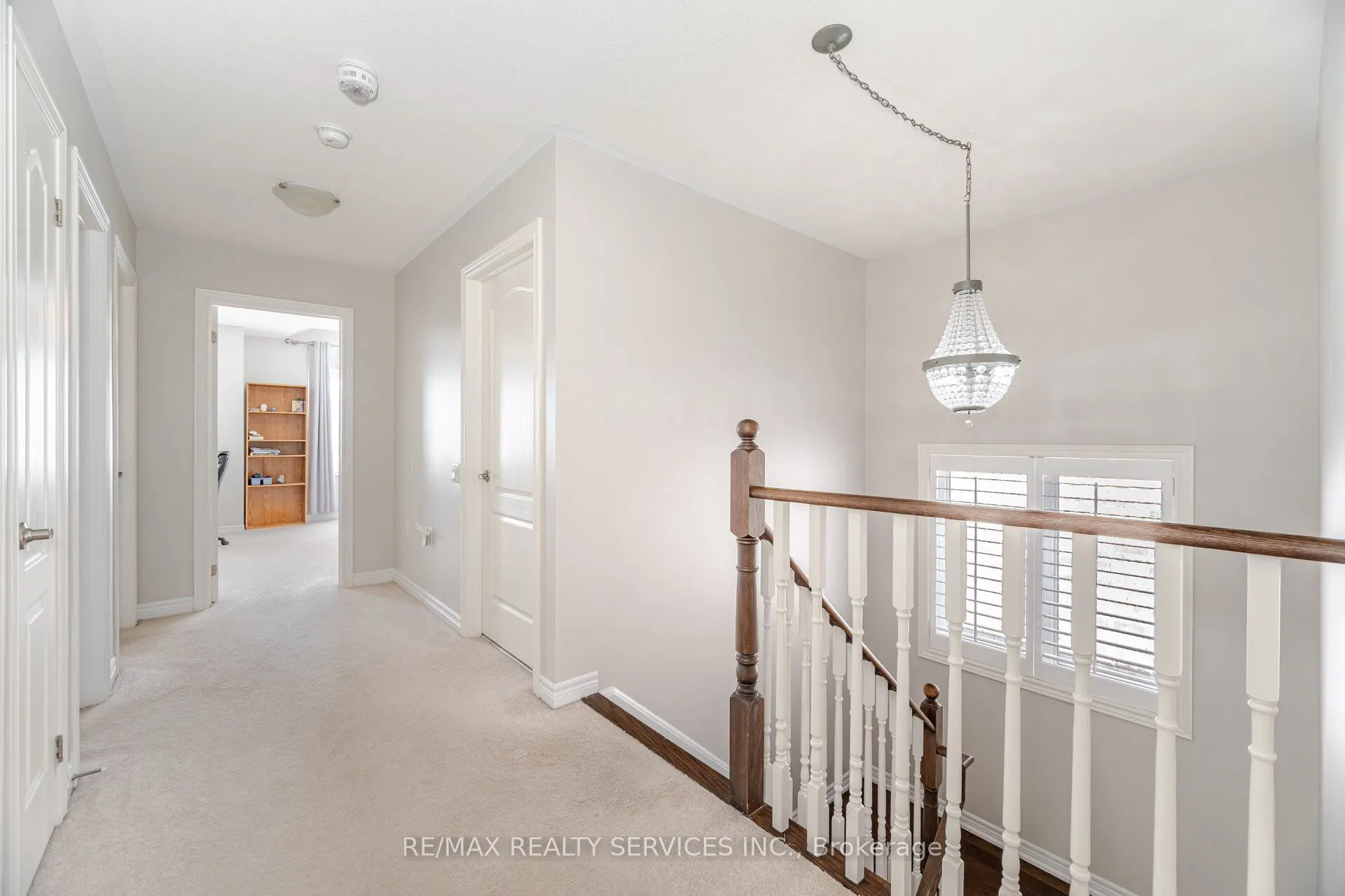 9 Meadowcreek Road