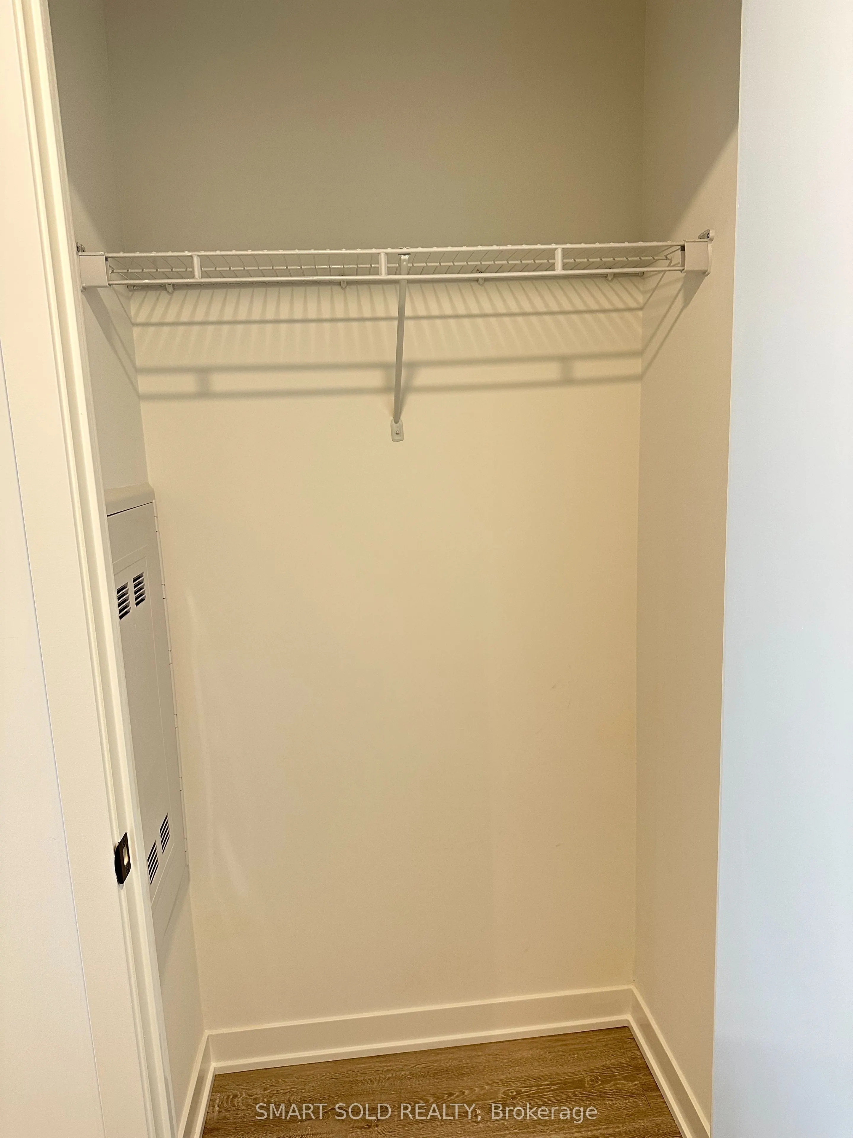 2495 Eglinton Avenue W, #606