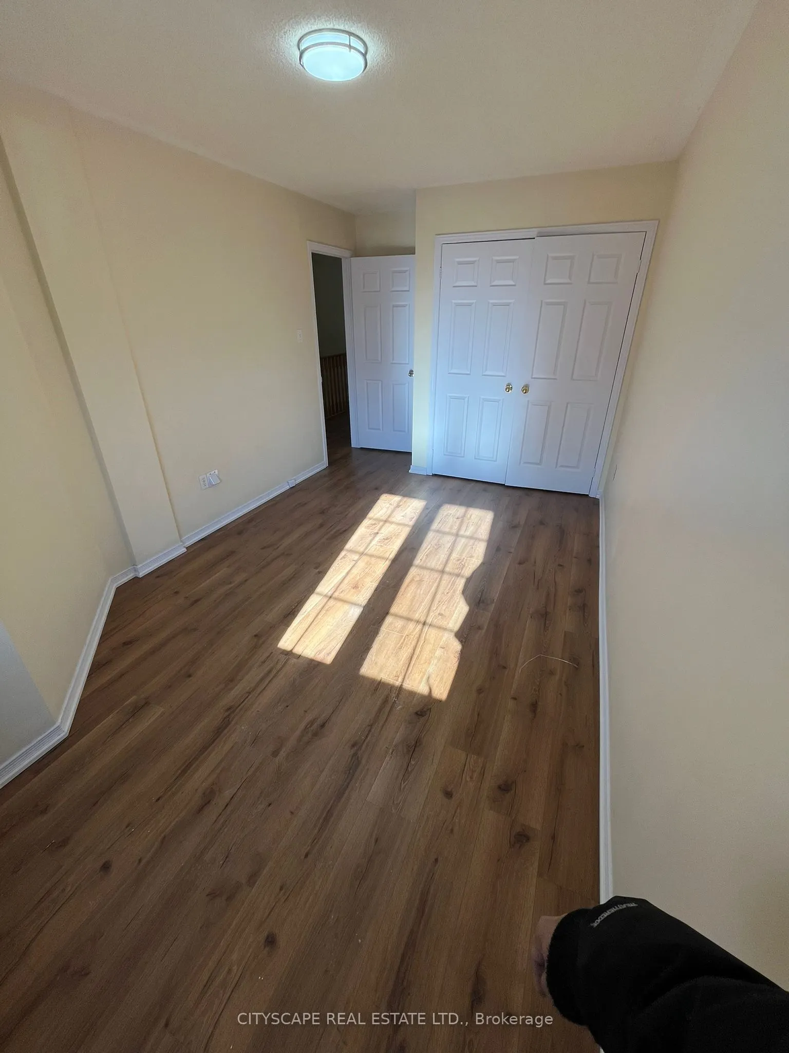27 Frost King Lane