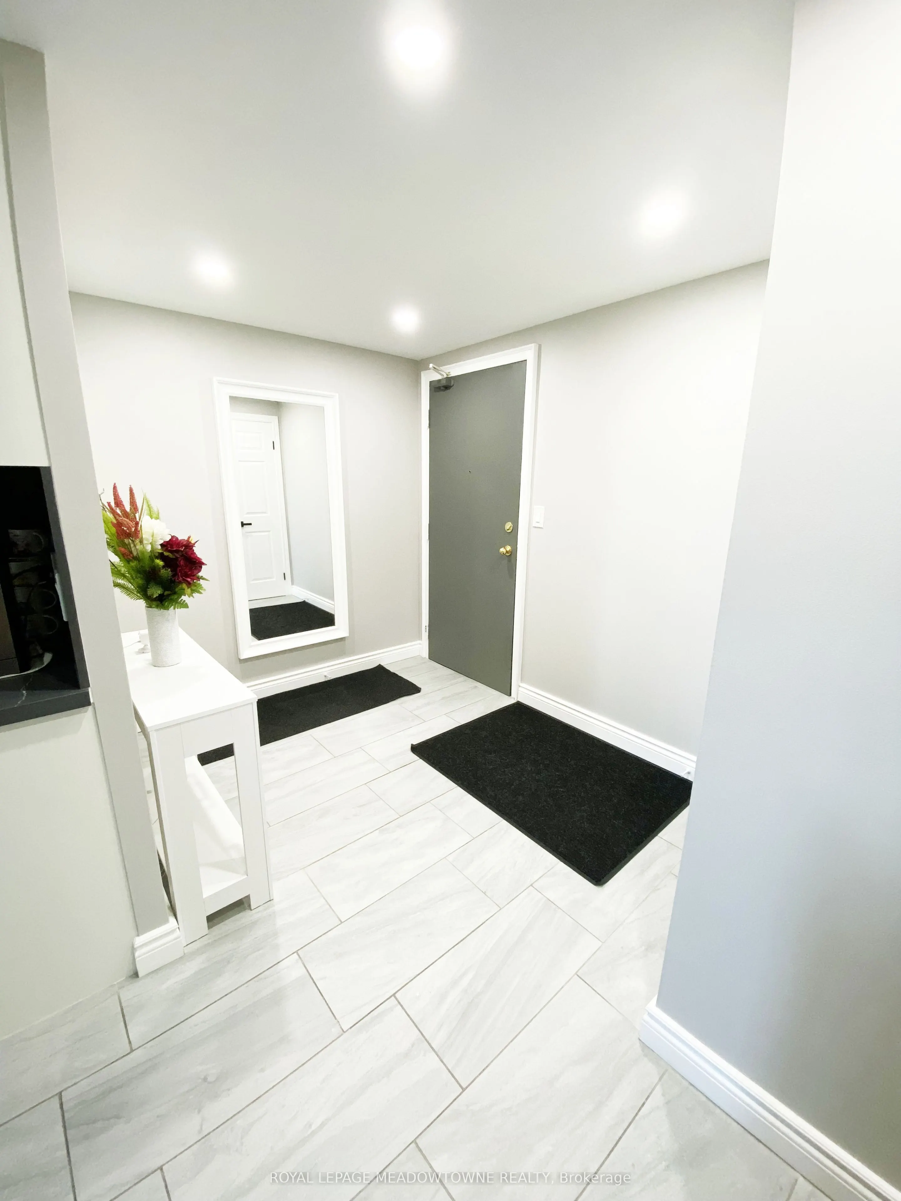 145 Hillcrest Avenue, #307