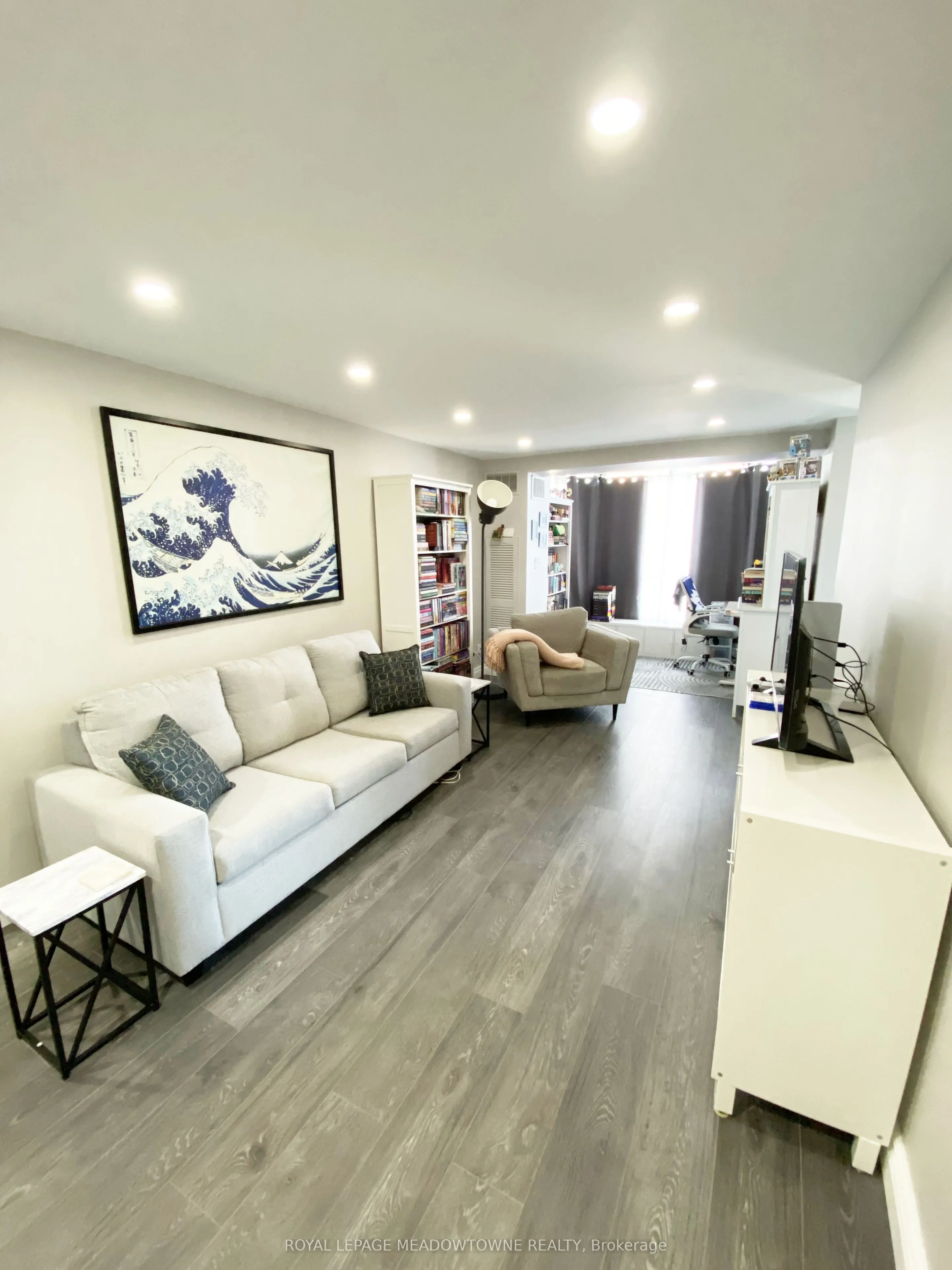 145 Hillcrest Avenue, #307