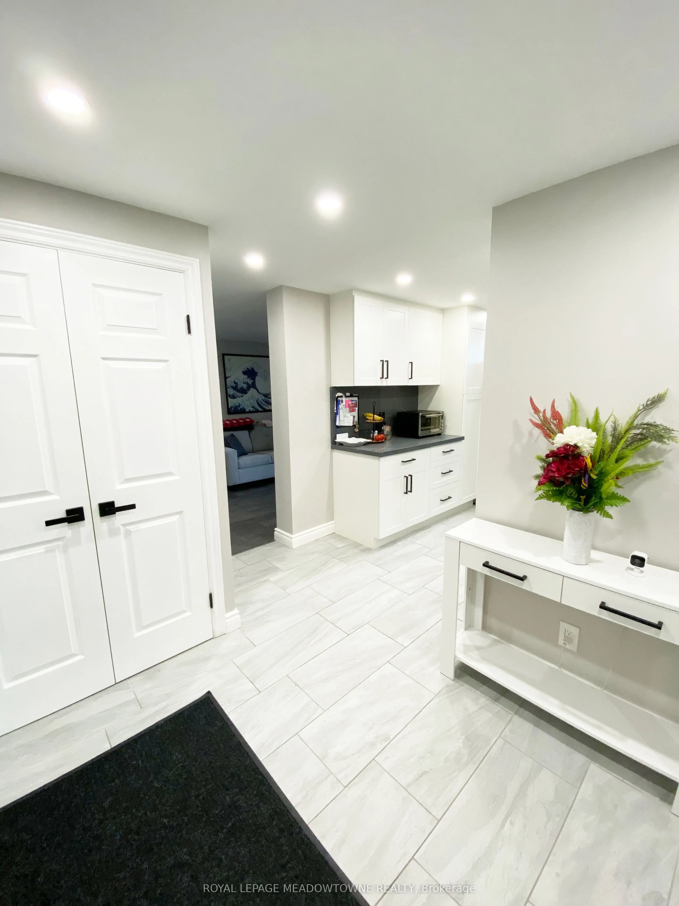 145 Hillcrest Avenue, #307