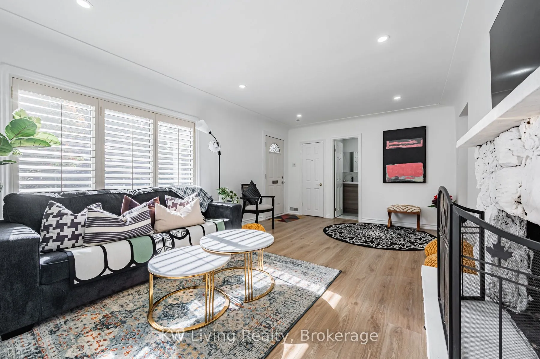 43 Maple Avenue S